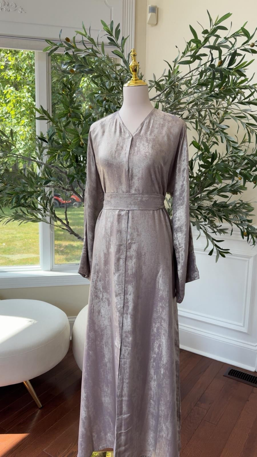 Silver Lavender Glow Abaya