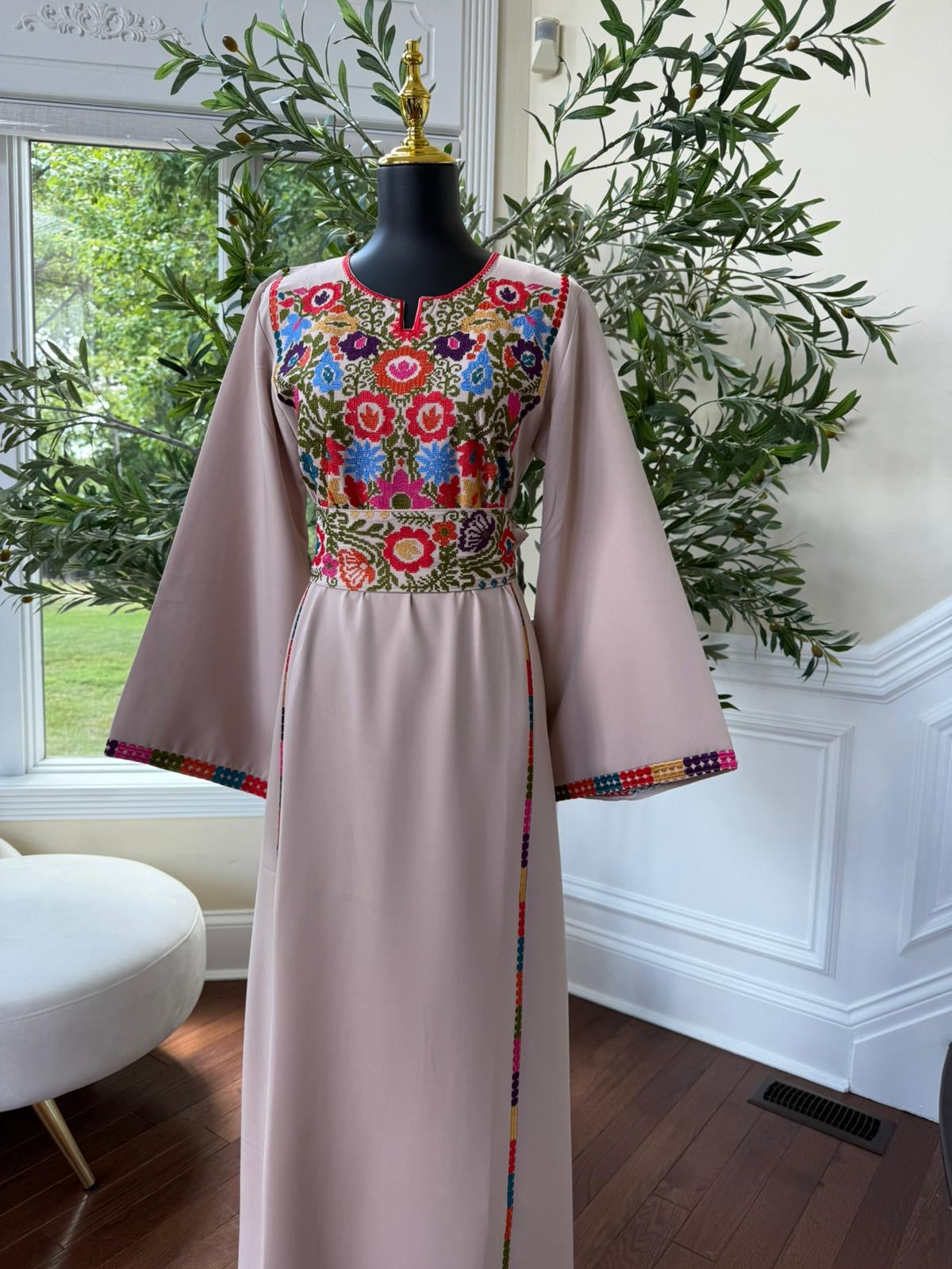 Cream Floral Embroidery Thobe