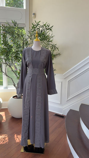 Dusky Grace Abaya – Modern Tatreez Elegance
