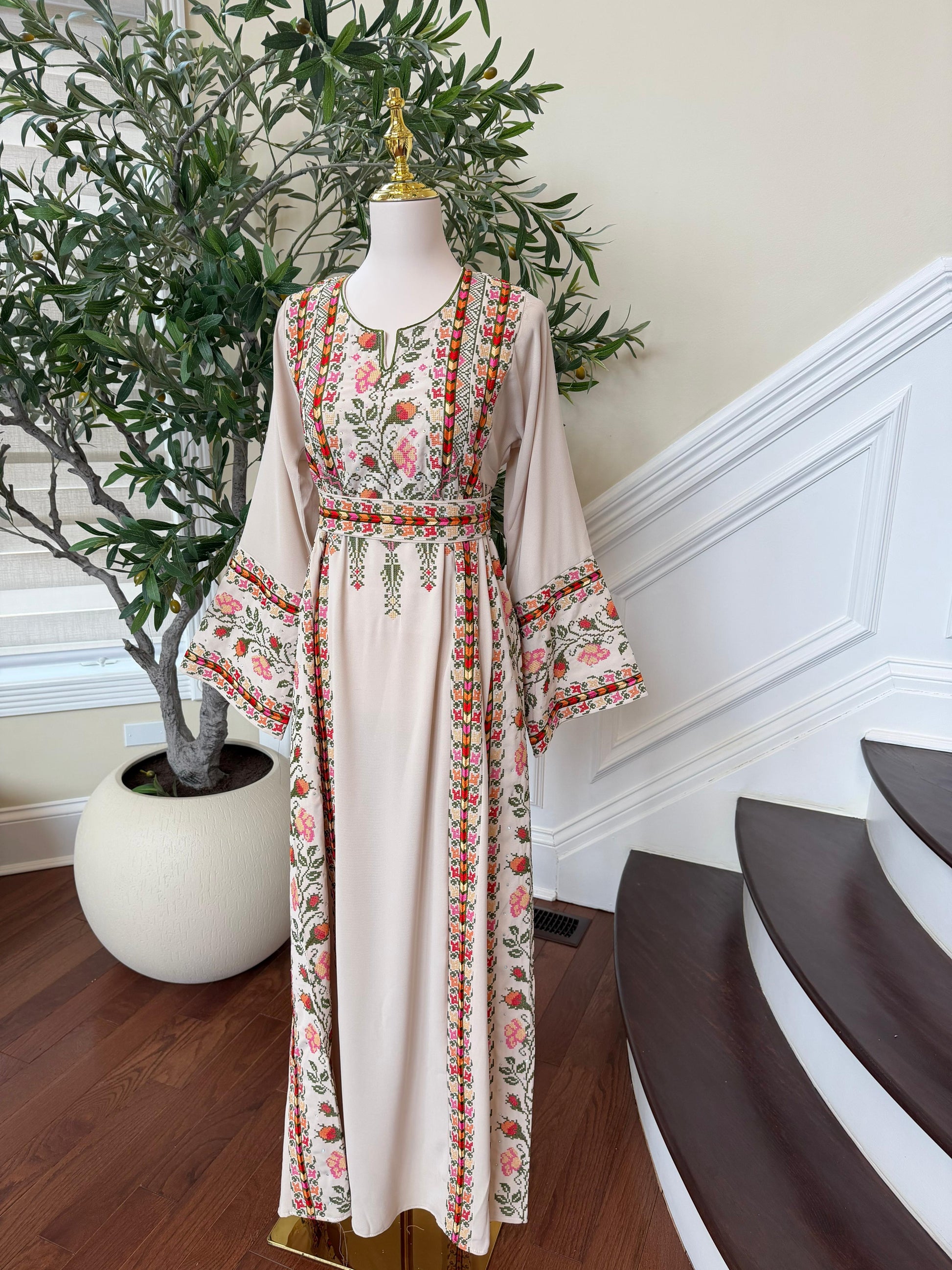 Cream Embroidery Tatreez Thobe