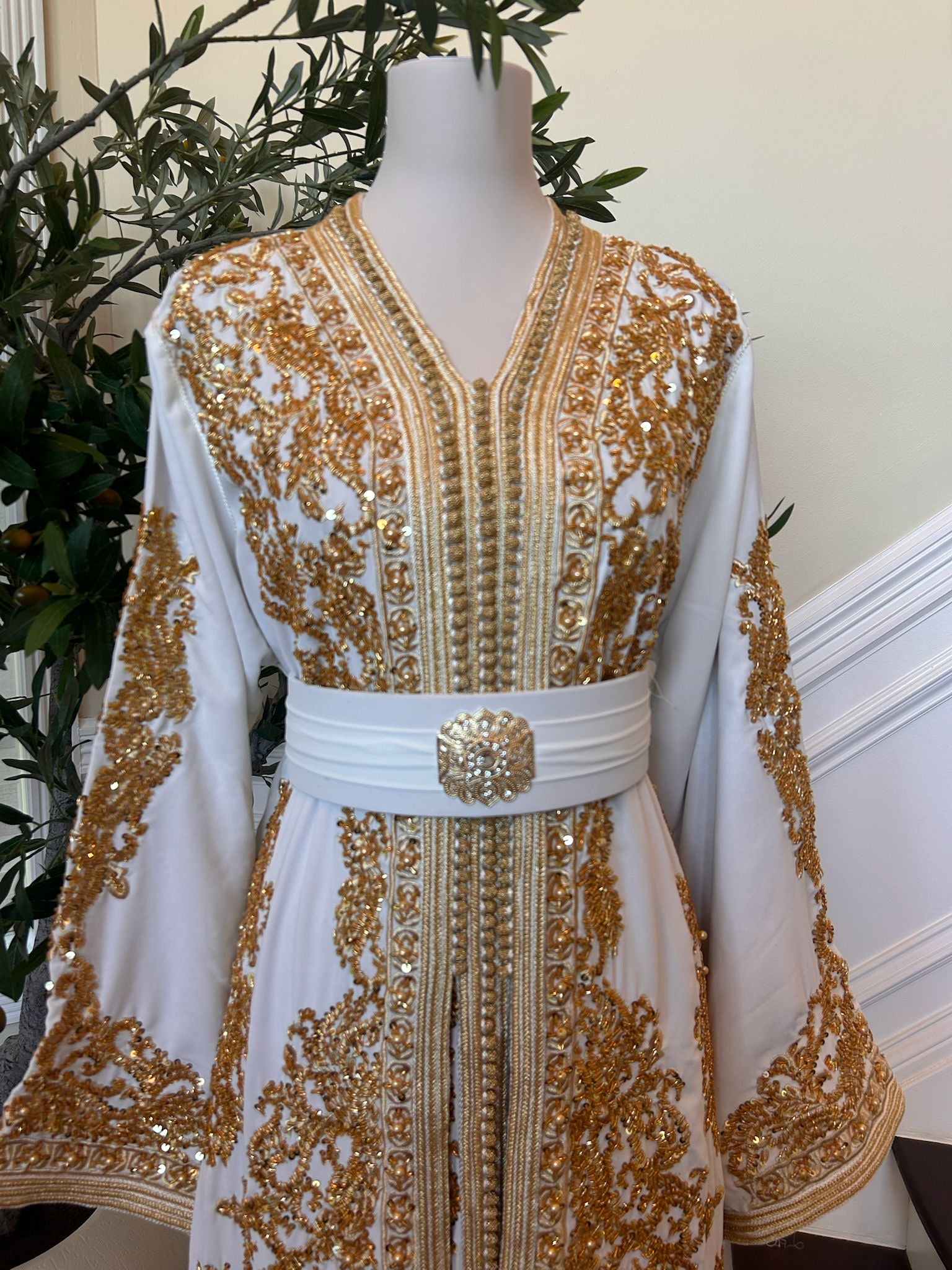 Golden White Detail Kuftan