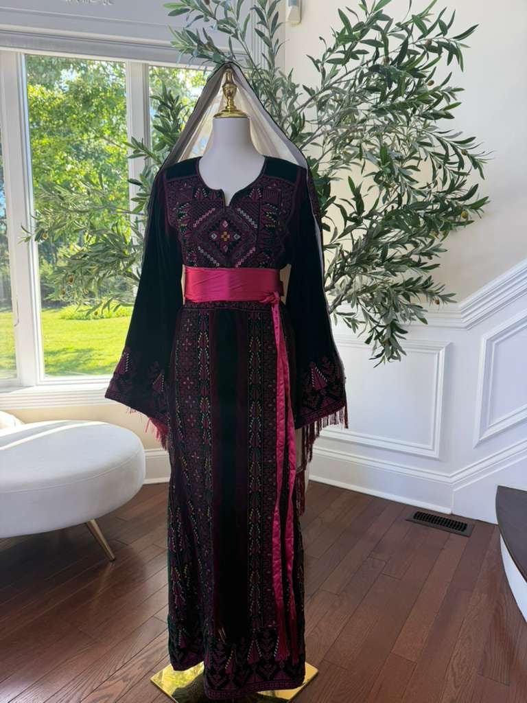 Velvet Green Embroidery Tatreez Thobe