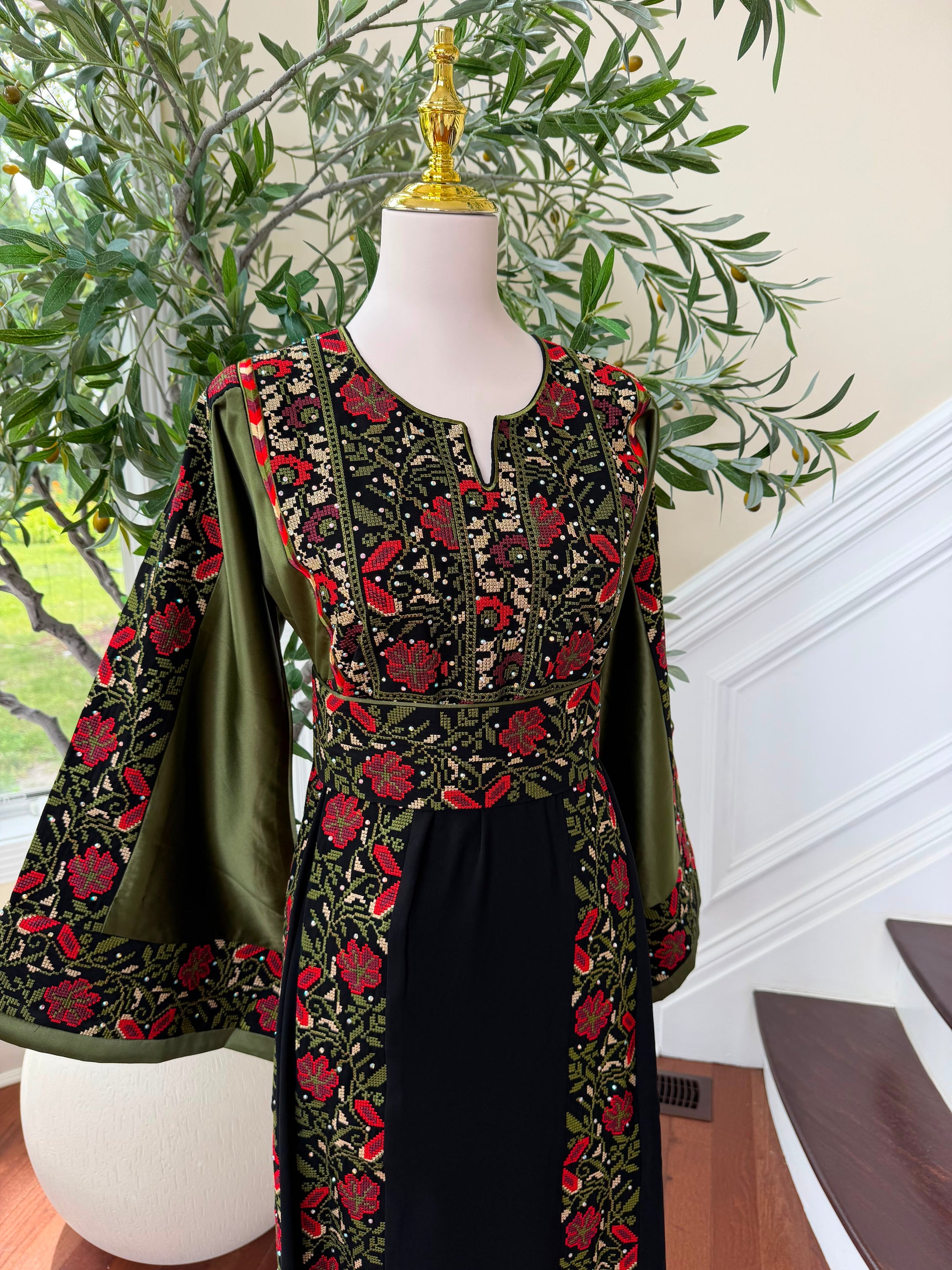 Black Embroidery Tatreez Thobe