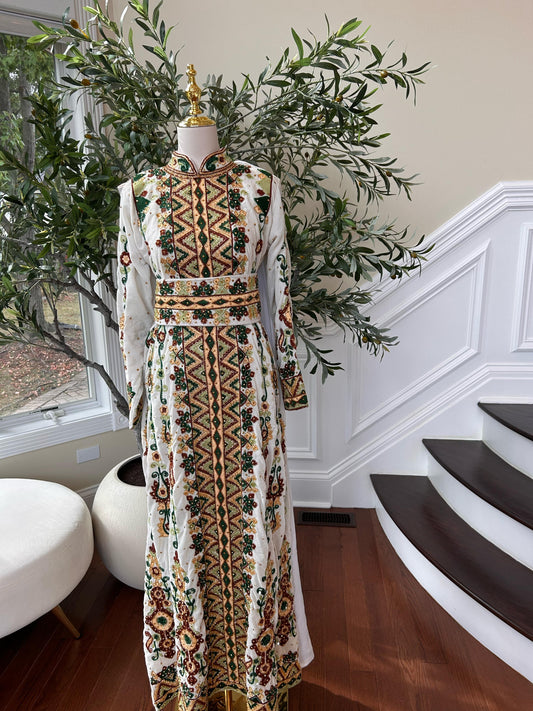 Royal Ivory White Embroidered & Stone Work Velvet Thobe