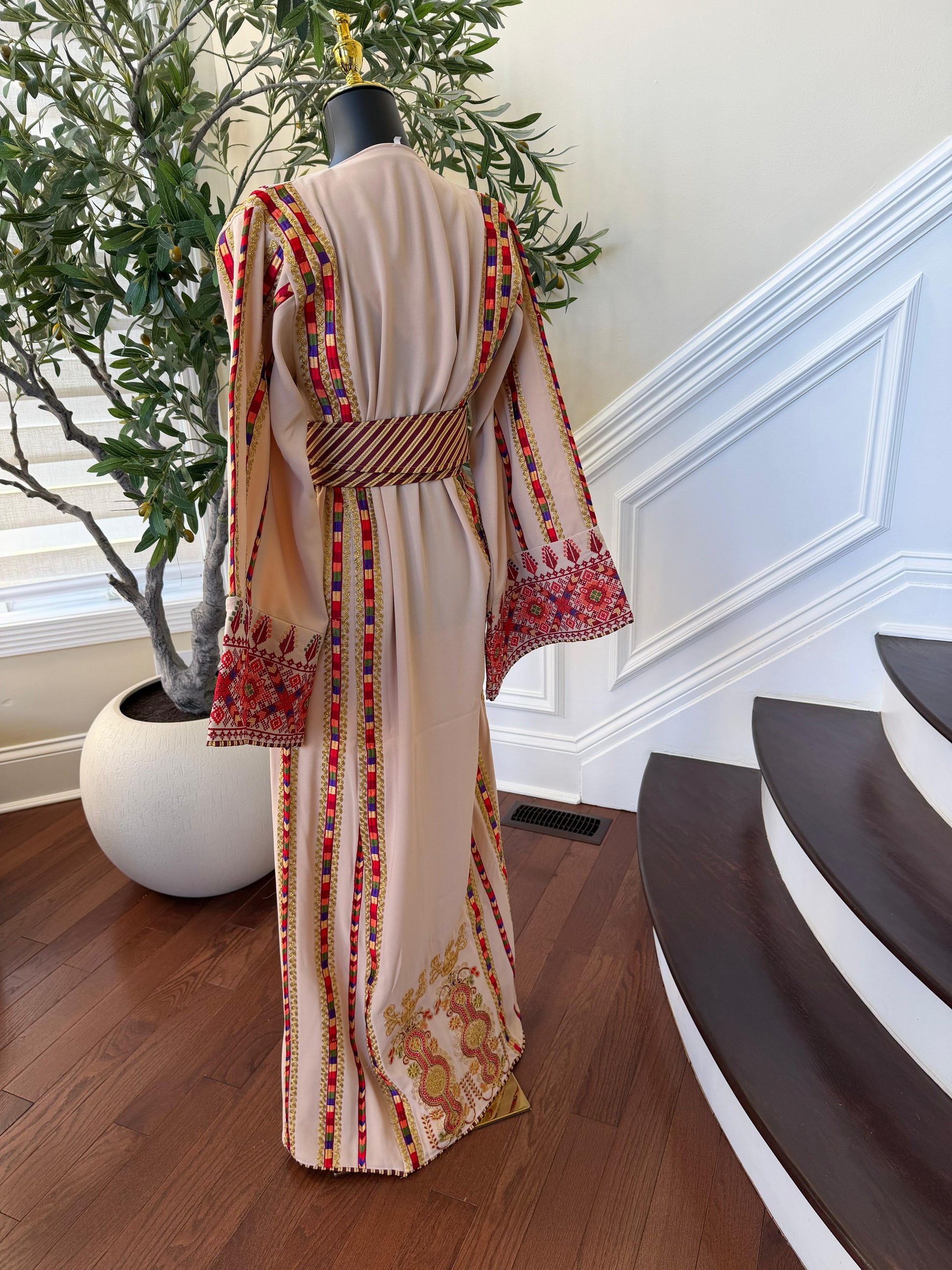 Beige Traditional Elegance Embroidery Thobe