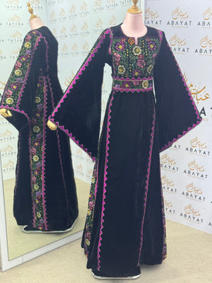 Black Velvet Tatreez Thobe – Fuchsia & Gold Floral Embroidery