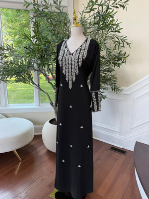 Black Luxe – Crystal-Adorned Kaftan with Sleeve Detail