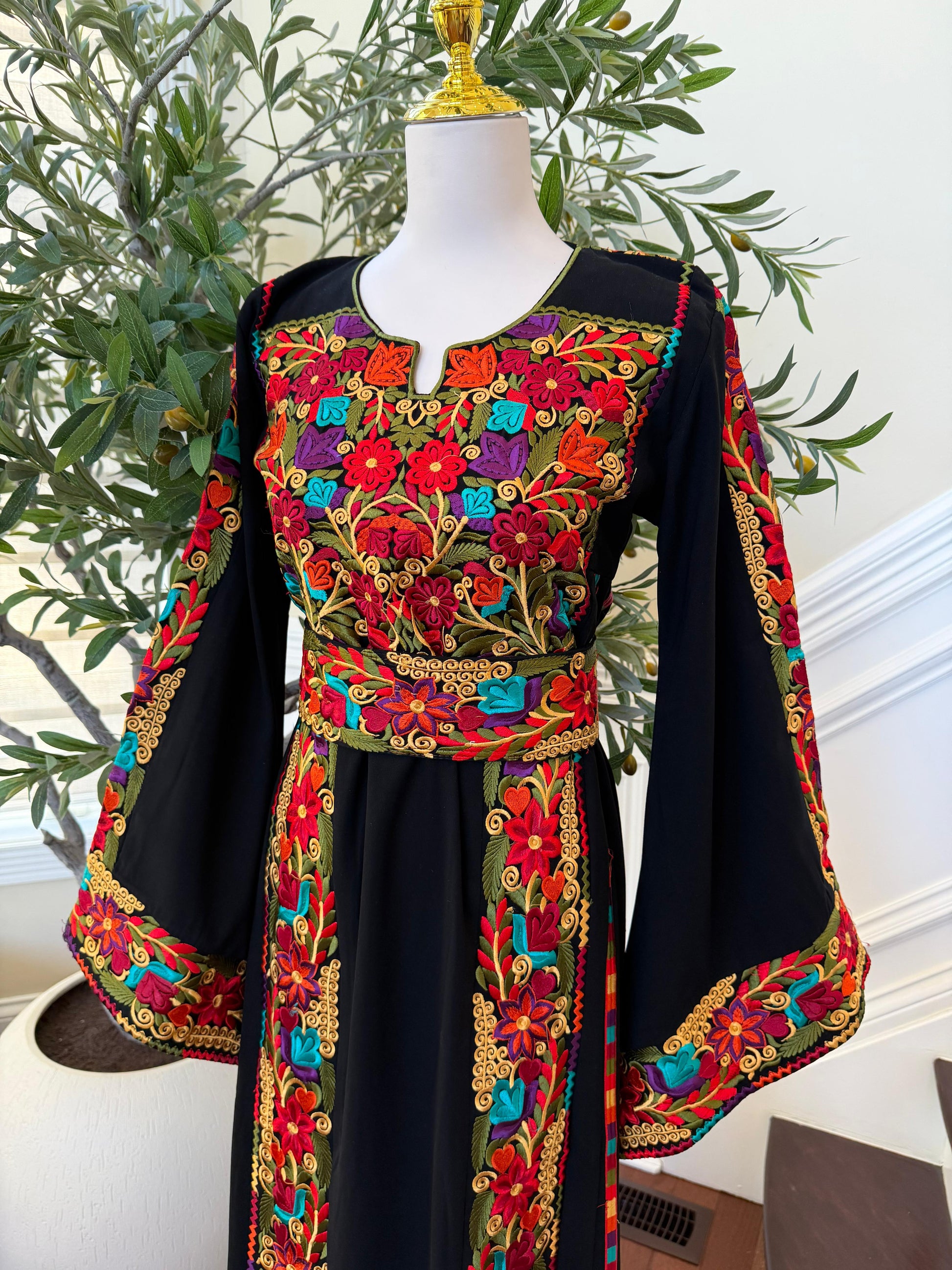 Black Embroidery Tatreez Thobe