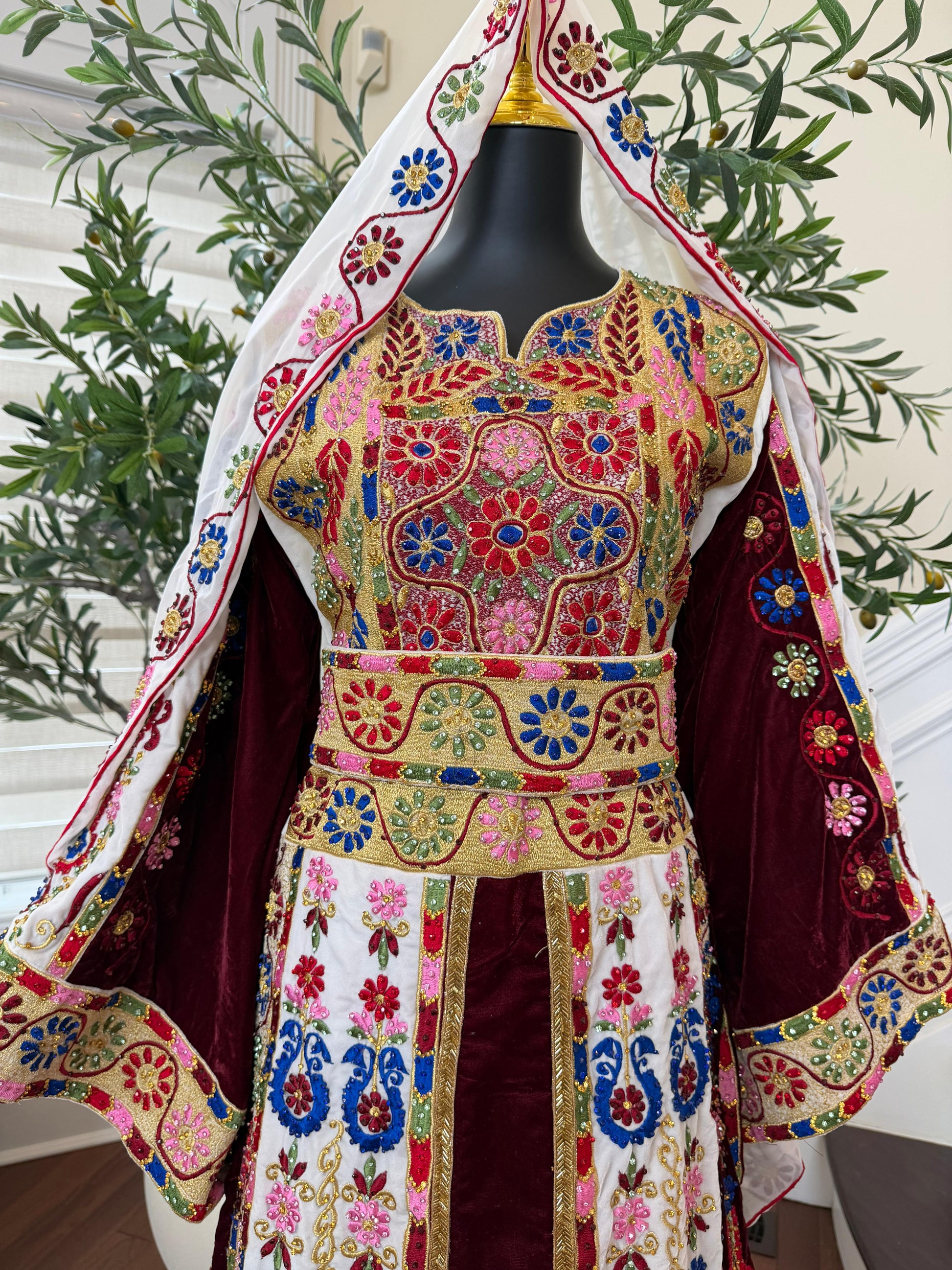 Velvet Maroon and White Traditional Tatreez Sabal Kharaz Detail Thobe