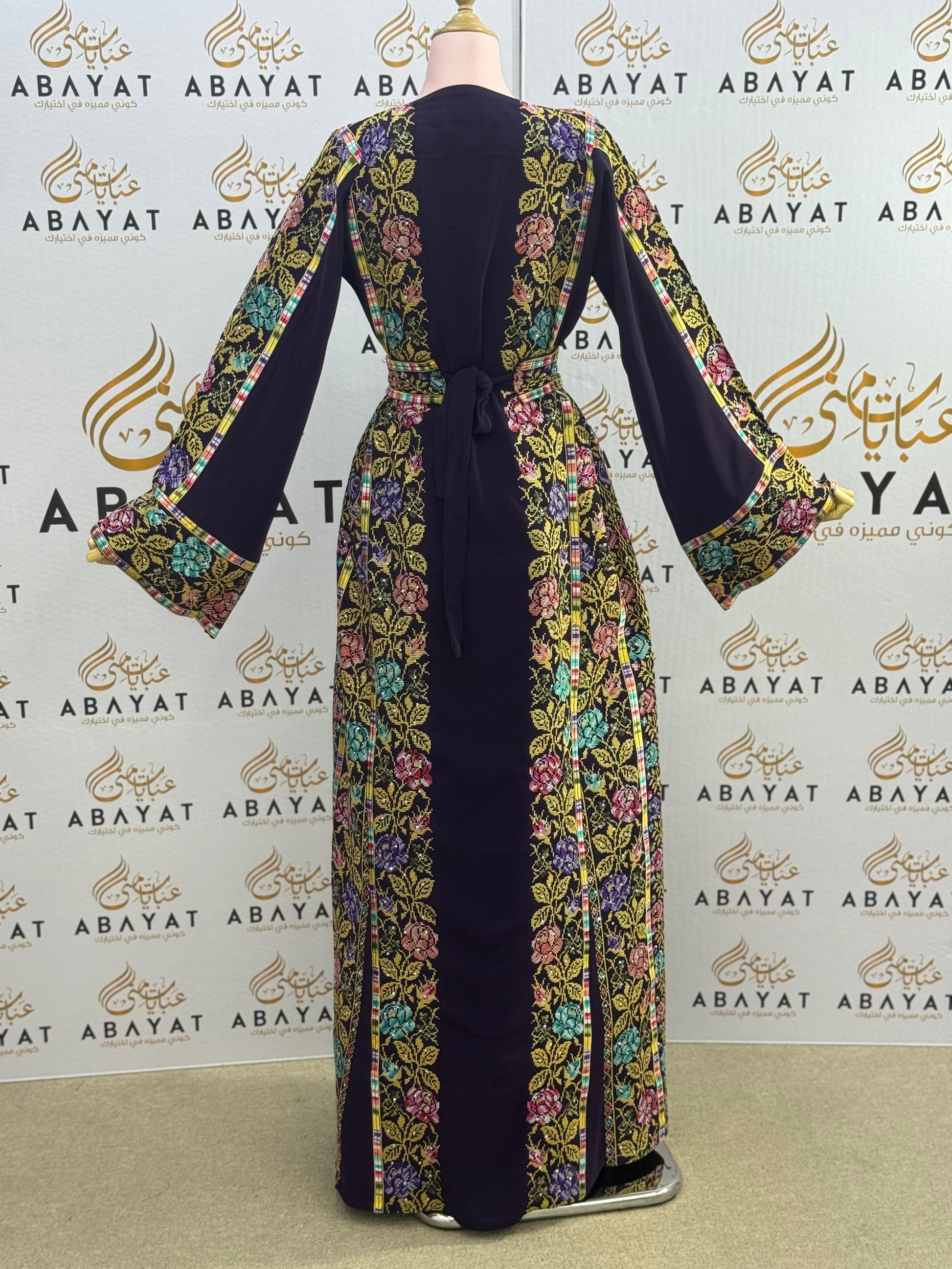 Black Floral Embroidery Essence Thobe