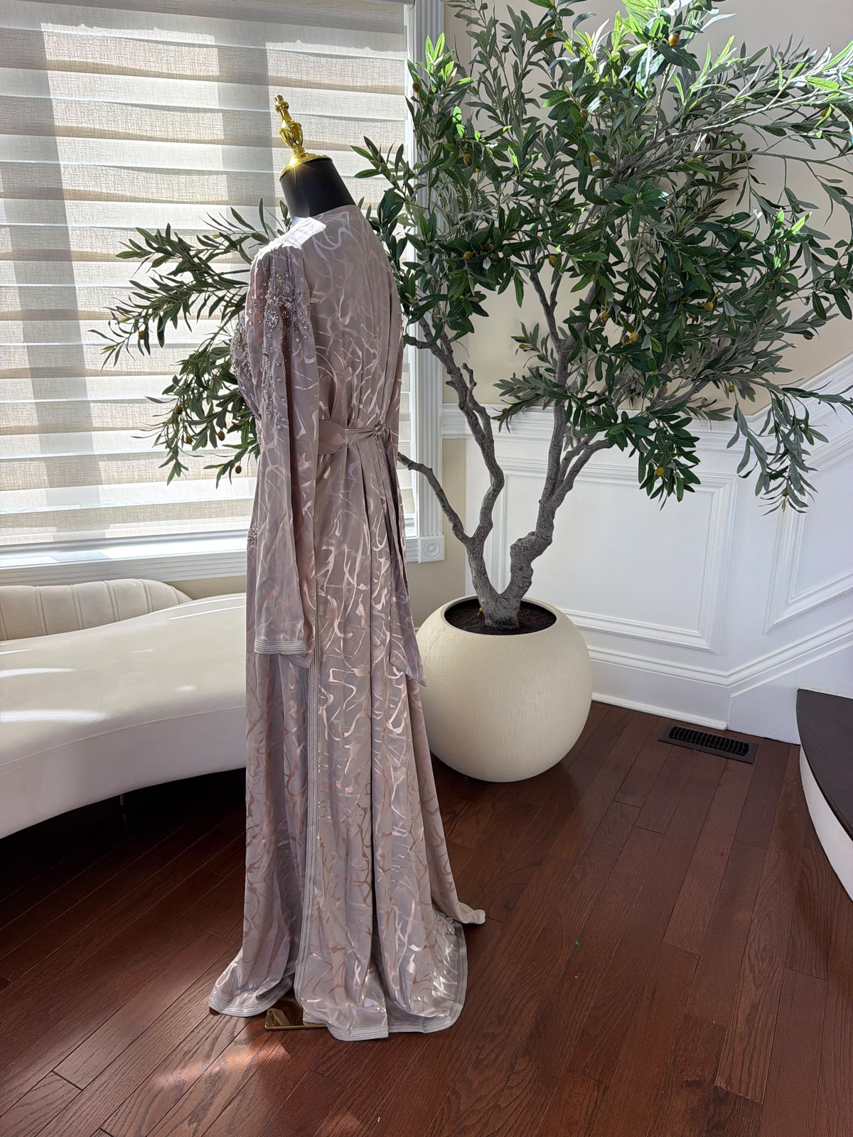 Elegant Mauve Embroidered Kaftan with Silver Beadwork