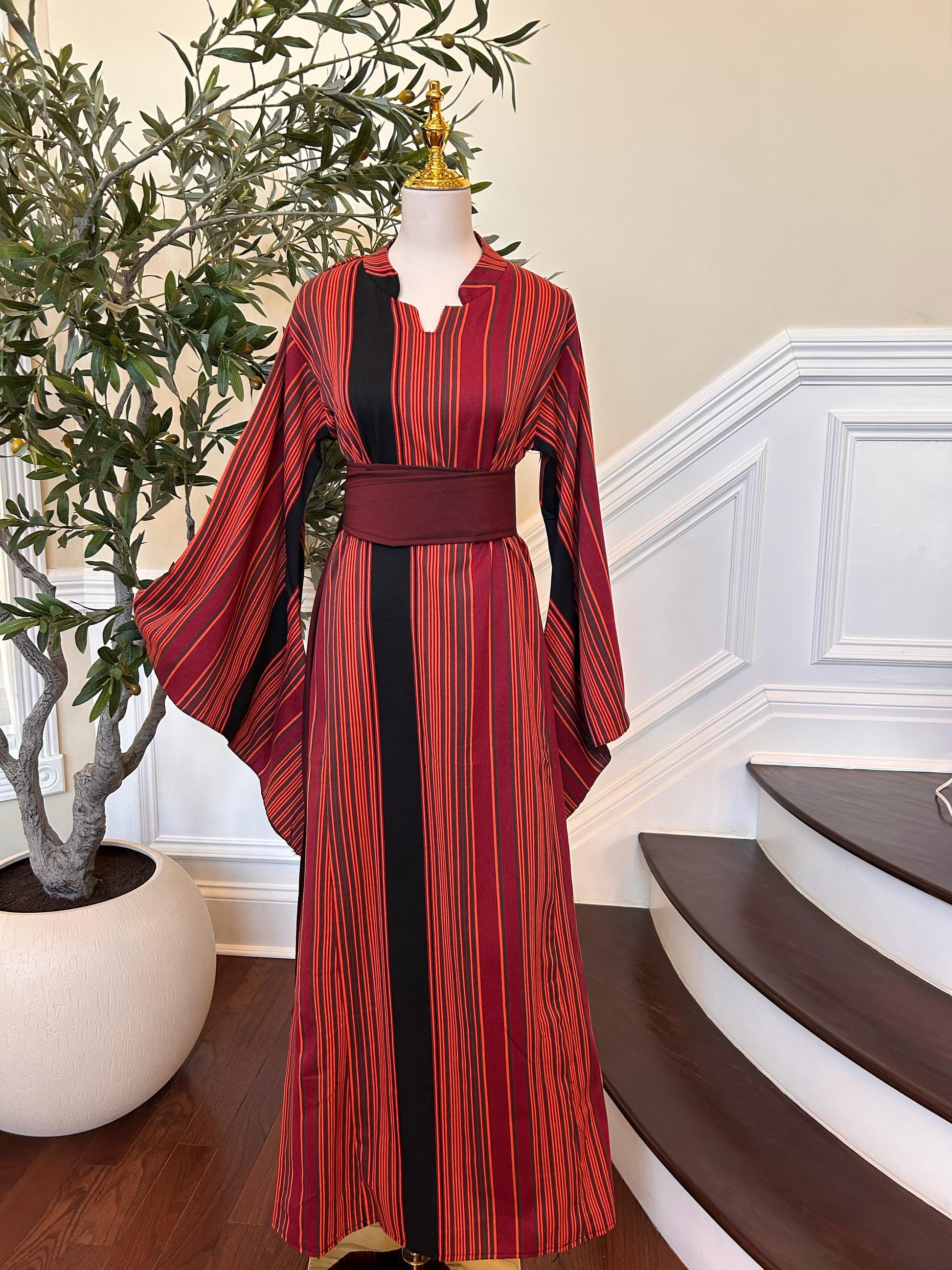 Majdalawi Traditional Elegance Thobe