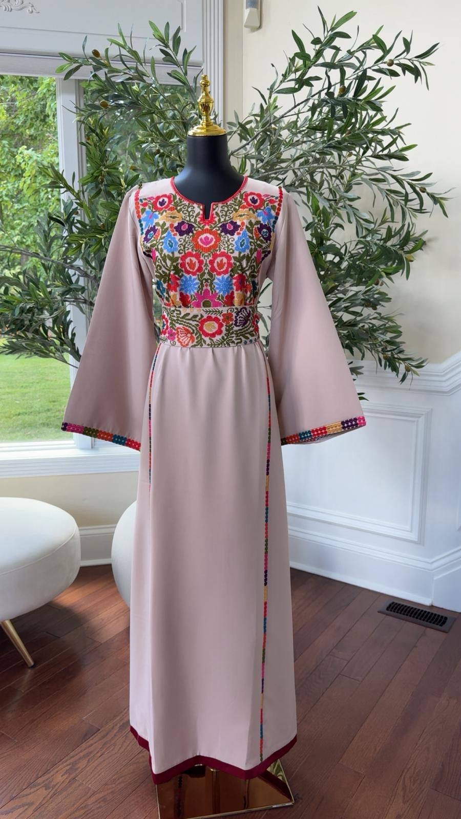 Cream Floral Embroidery Thobe