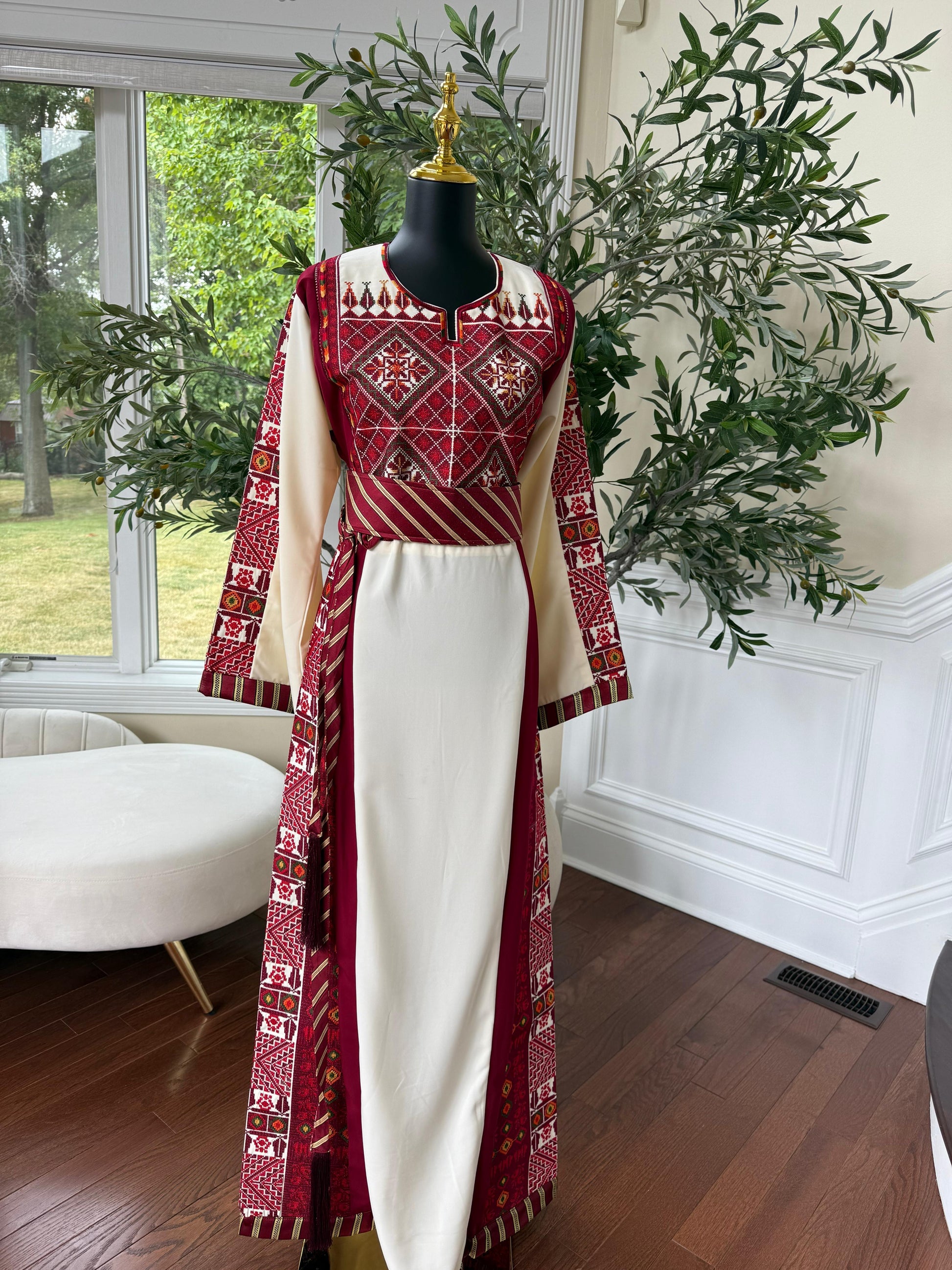 Embroidery Red Tatreez Off White Thobe