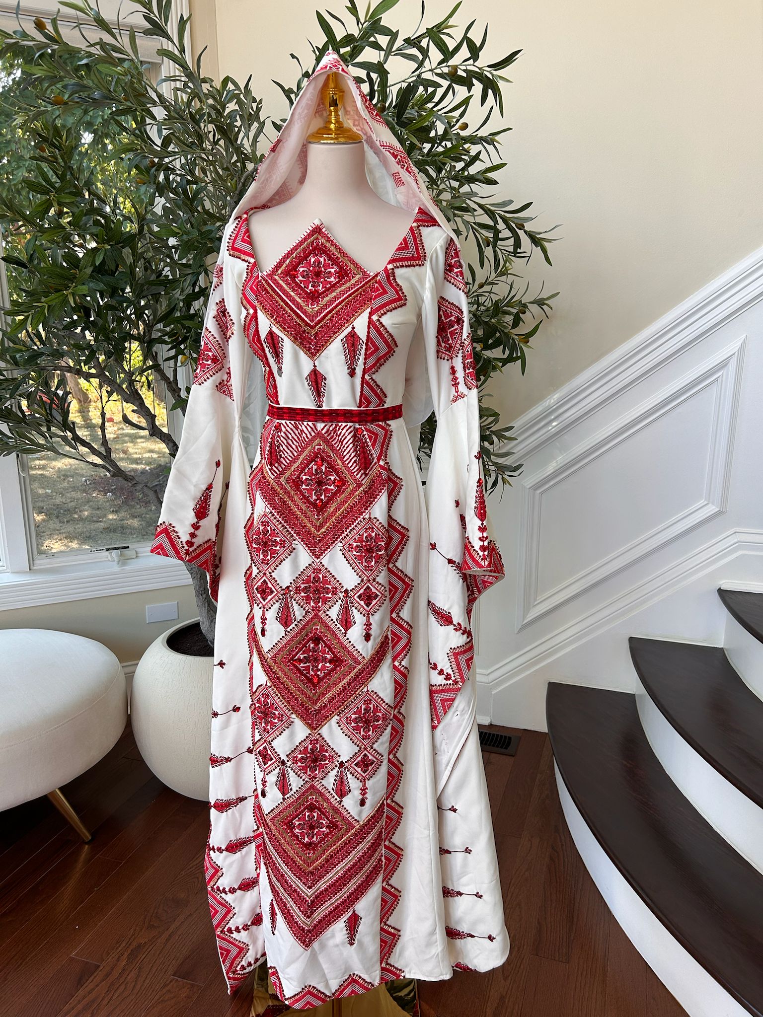 White Elegance Red Tatreez Thobe Dress / Khirka Shal included