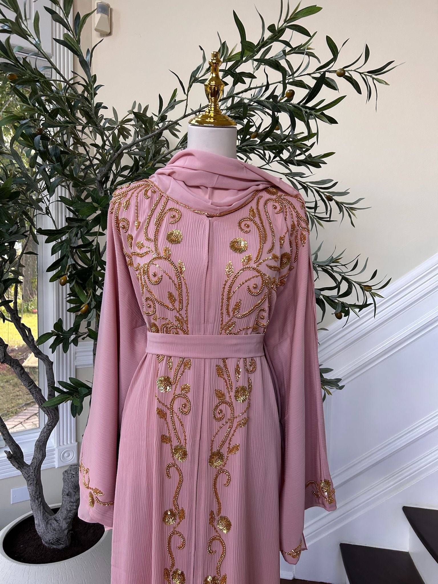 Golden Pink Detail Essence Abaya