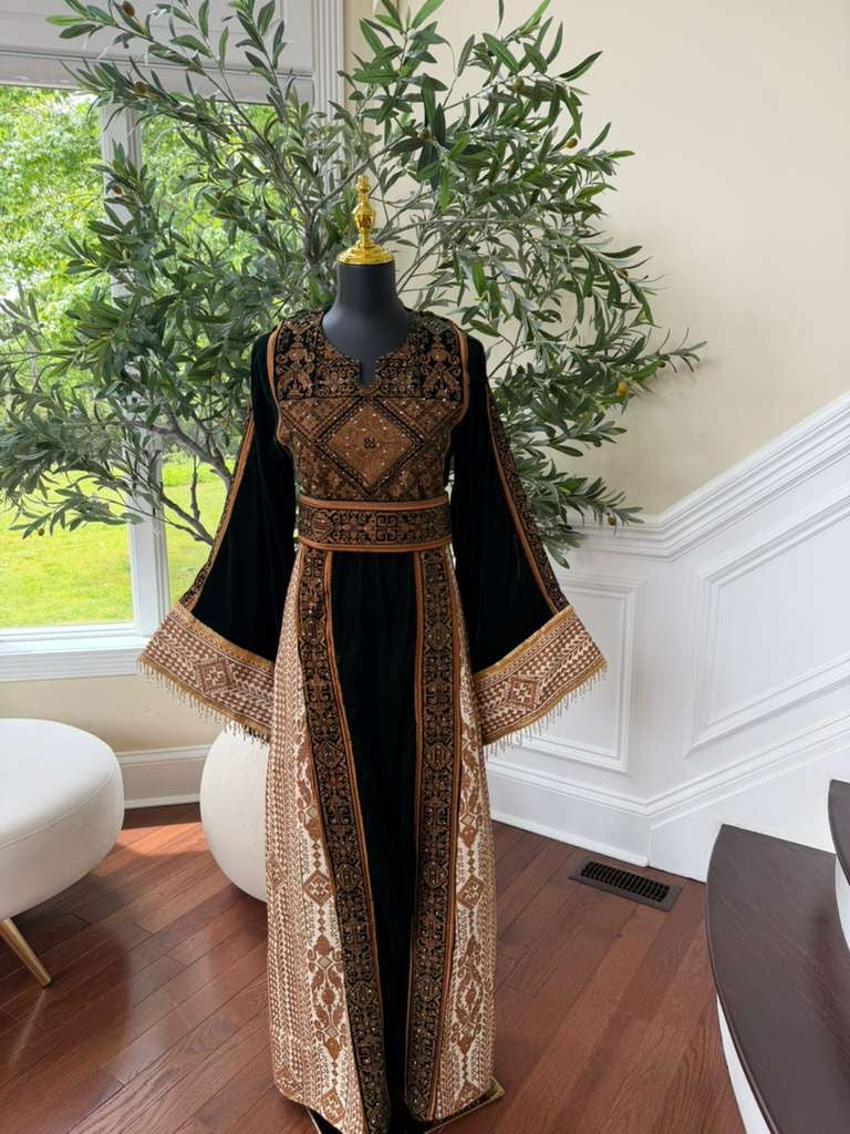 Velvet Green Embroidery Tatreez Thobe