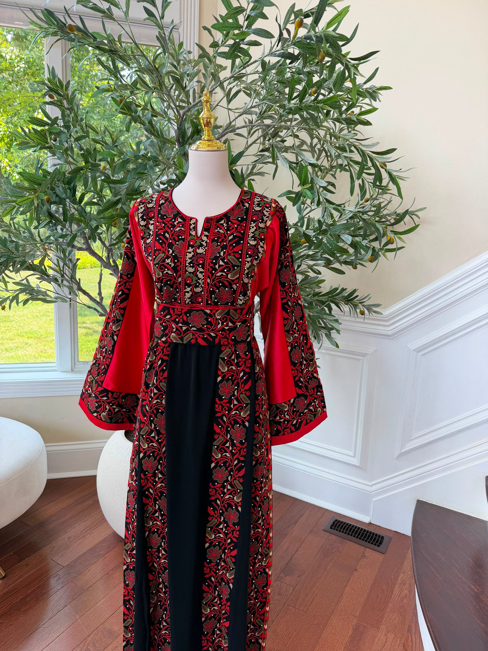 Red Embroidery Tatreez Black Thobe