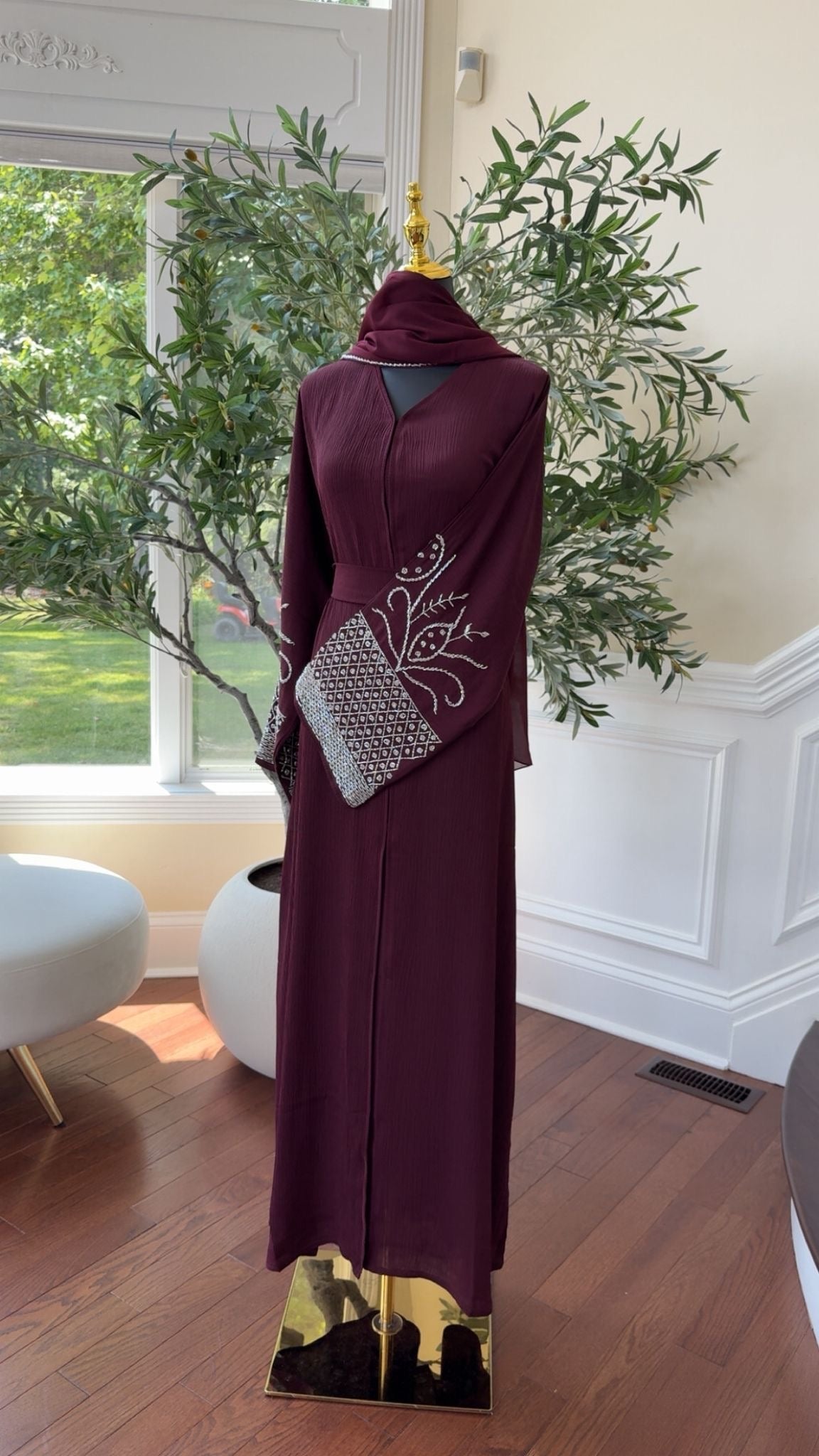 Burgundy Sleeve Essence Abaya