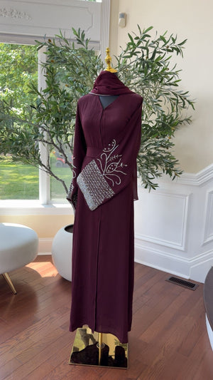 Burgundy Sleeve Essence Abaya