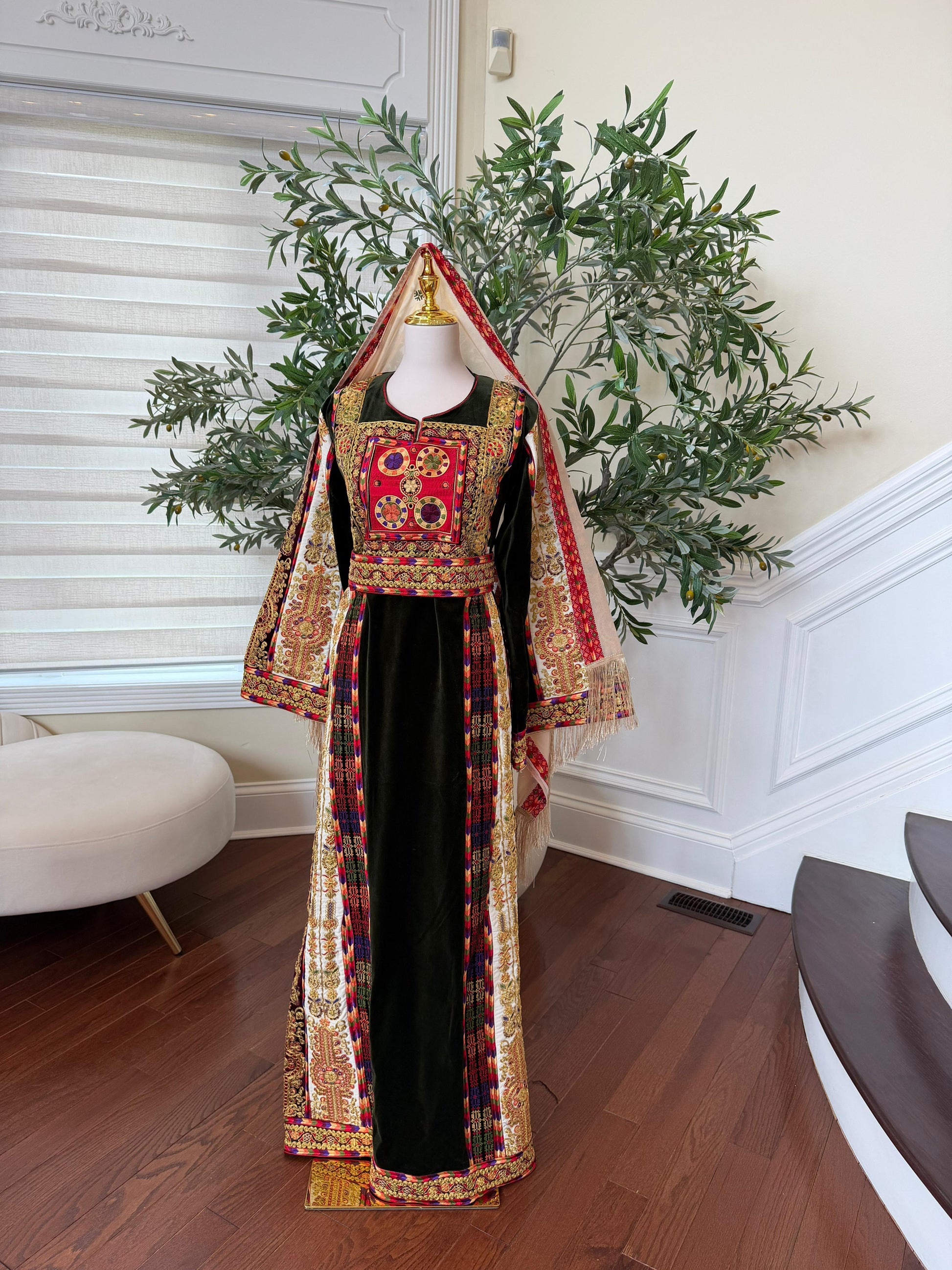Velvet Green Embroidery Tatreez Thobe