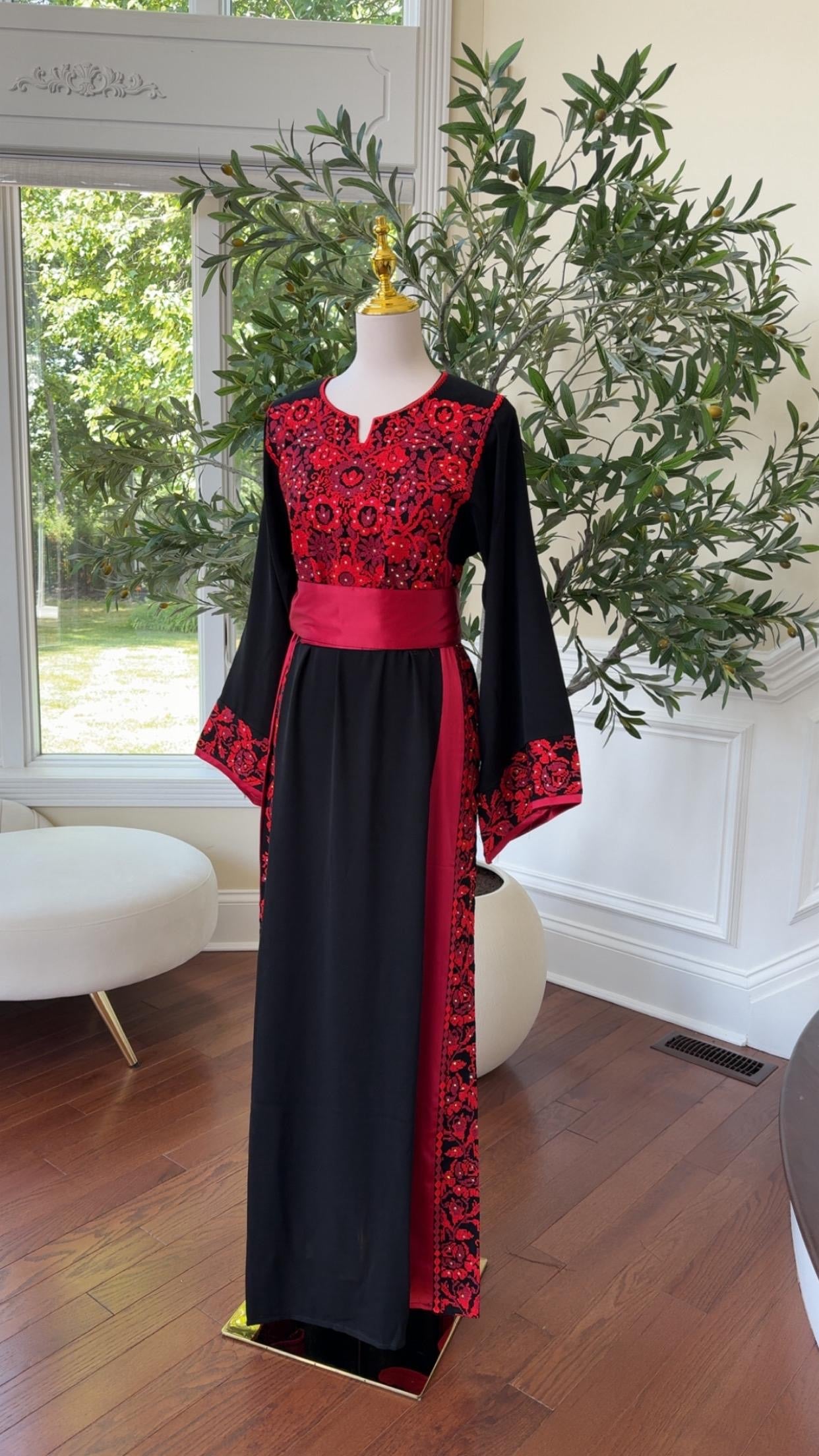 Red Tatreez Embroidery Thobe