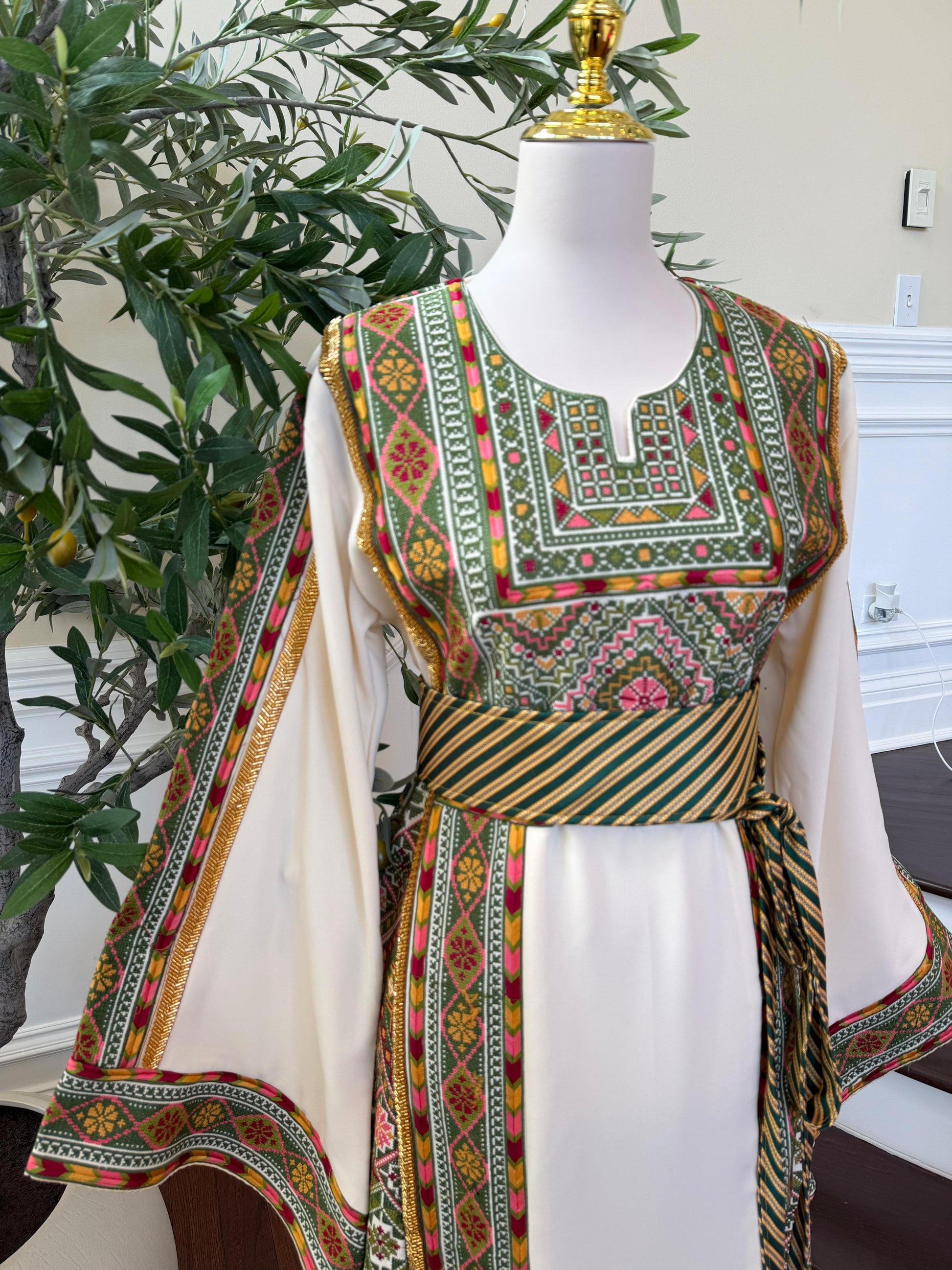 Olive Heritage: Off White Embroidered Tatreez Sabal Kharaz Thobe