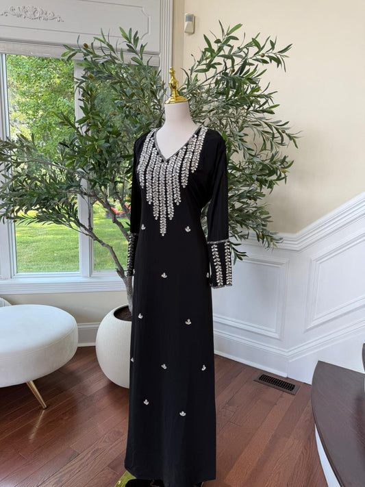 Black Luxe – Crystal-Adorned Kaftan with Sleeve Detail