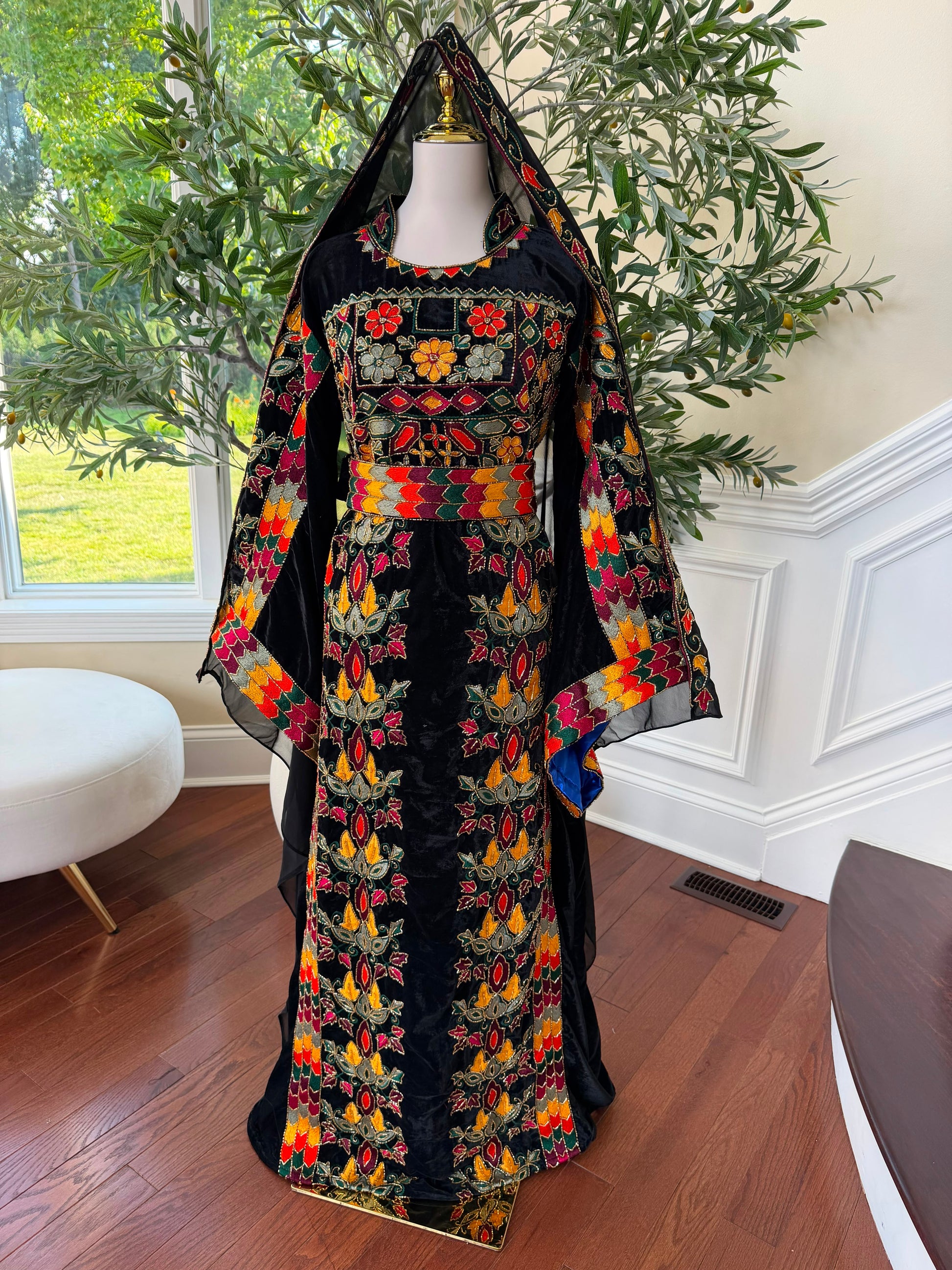 Black Beaded Stone Elegance Thobe