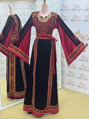 Luxury Black Velvet Thobe – Burgundy Sleeves & Gold Tatreez Design