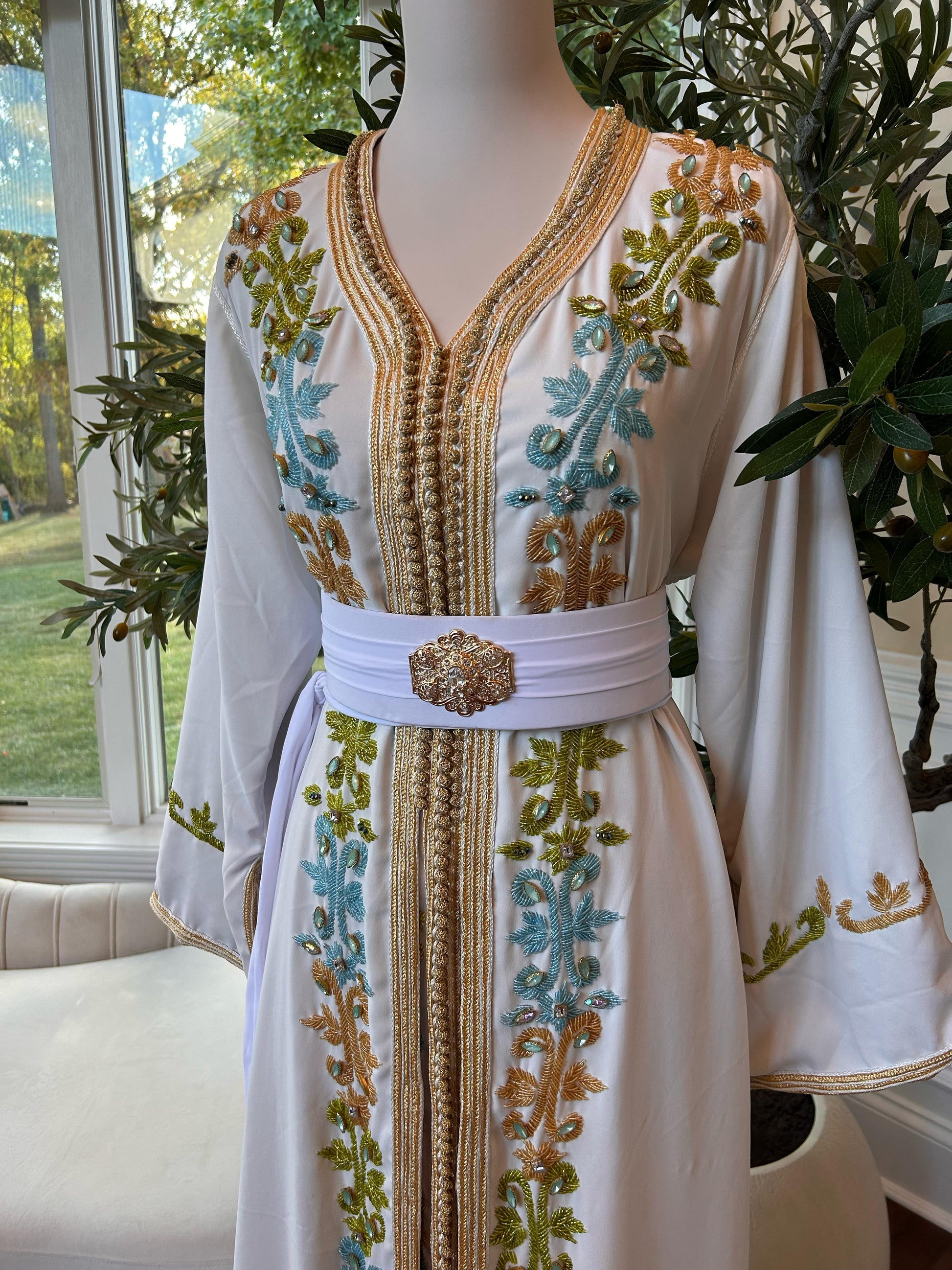 White Royale Beaded Embellished Kuftan