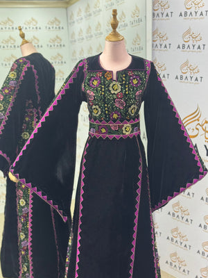 Black Velvet Tatreez Thobe – Fuchsia & Gold Floral Embroidery