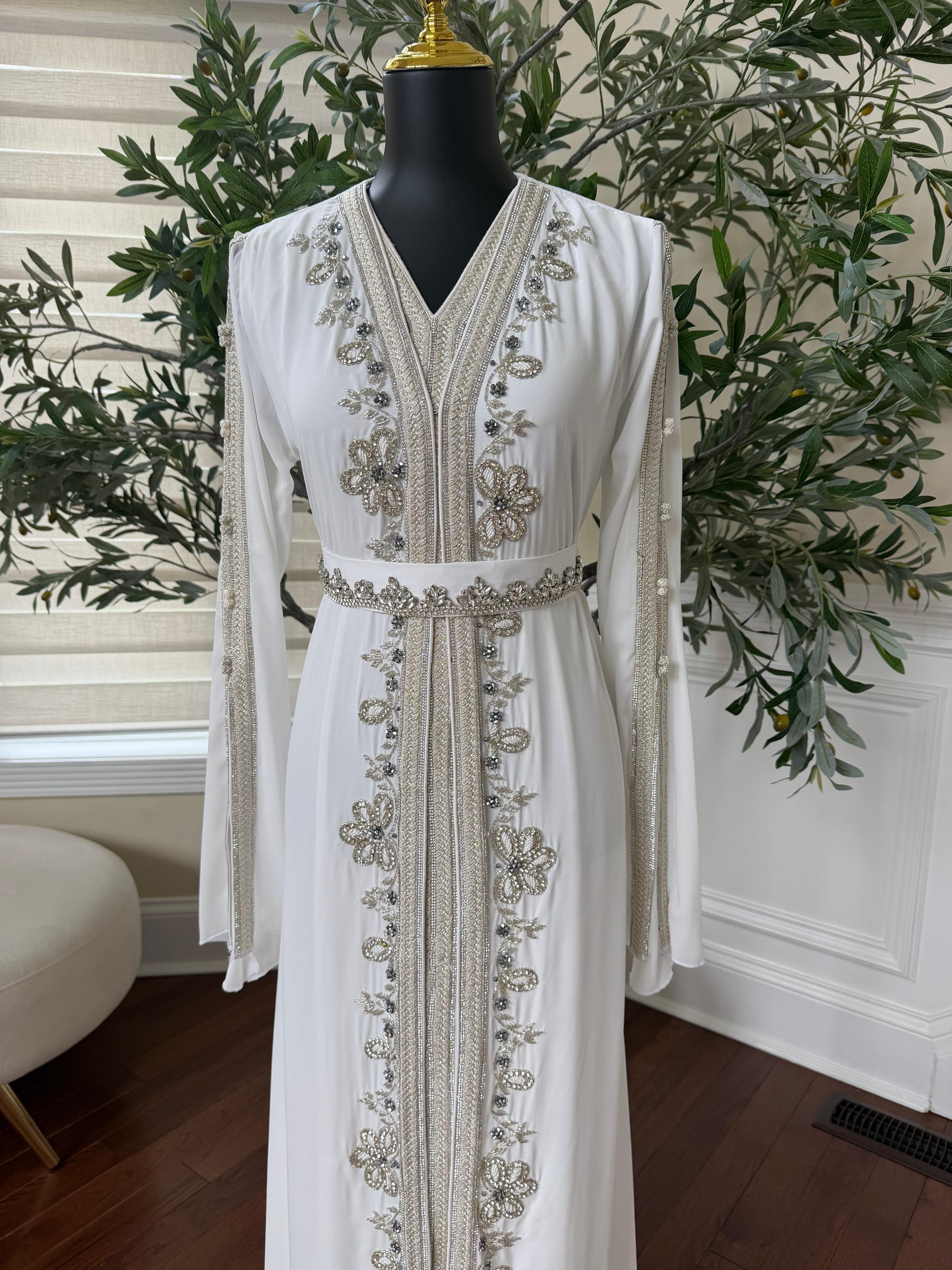 White Royale Beaded Elegance Kuftan
