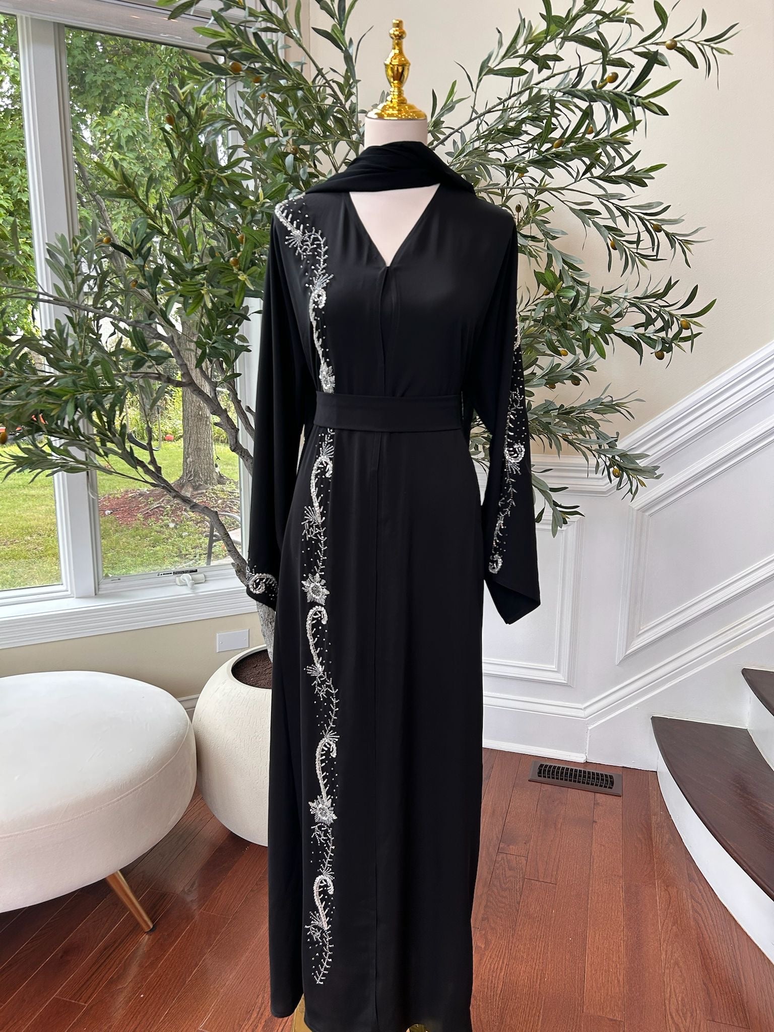 Black White Elegance Charm Abaya
