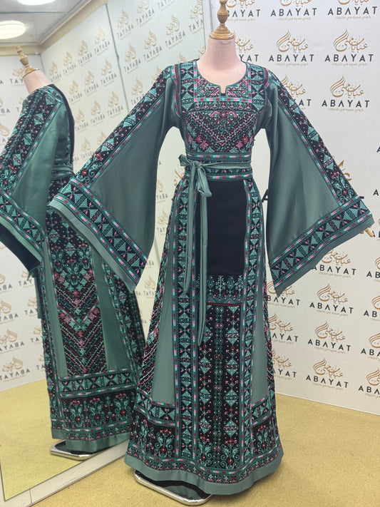Luxury Palestinian Embroidered Thobe – Deep Green Traditional Design