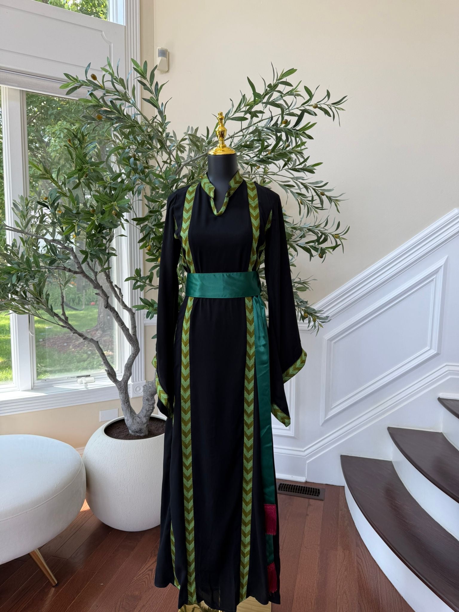 Emerald Legacy Embroidery Tatreez Thobe