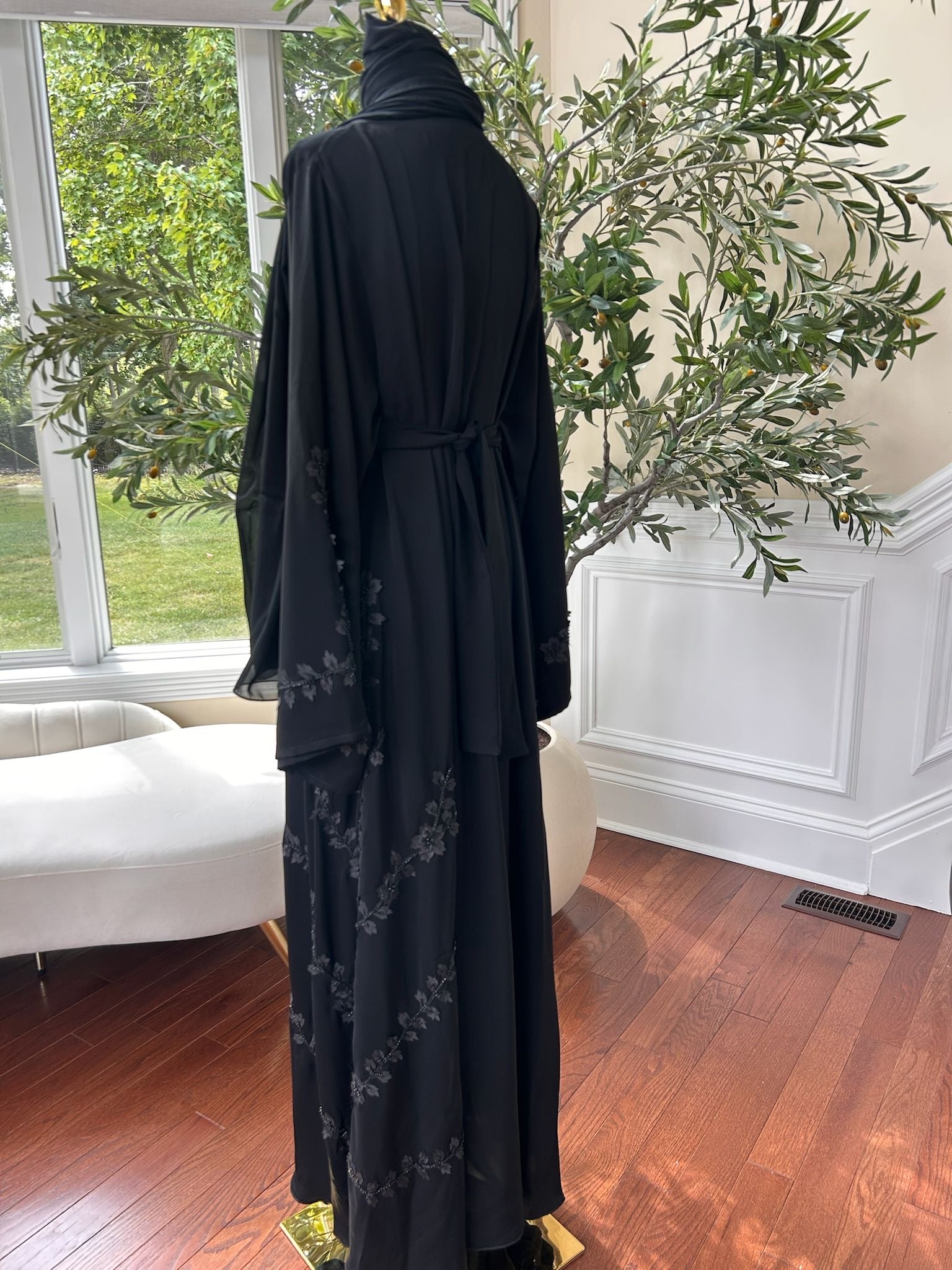 Black Floral Essence Charm Abaya