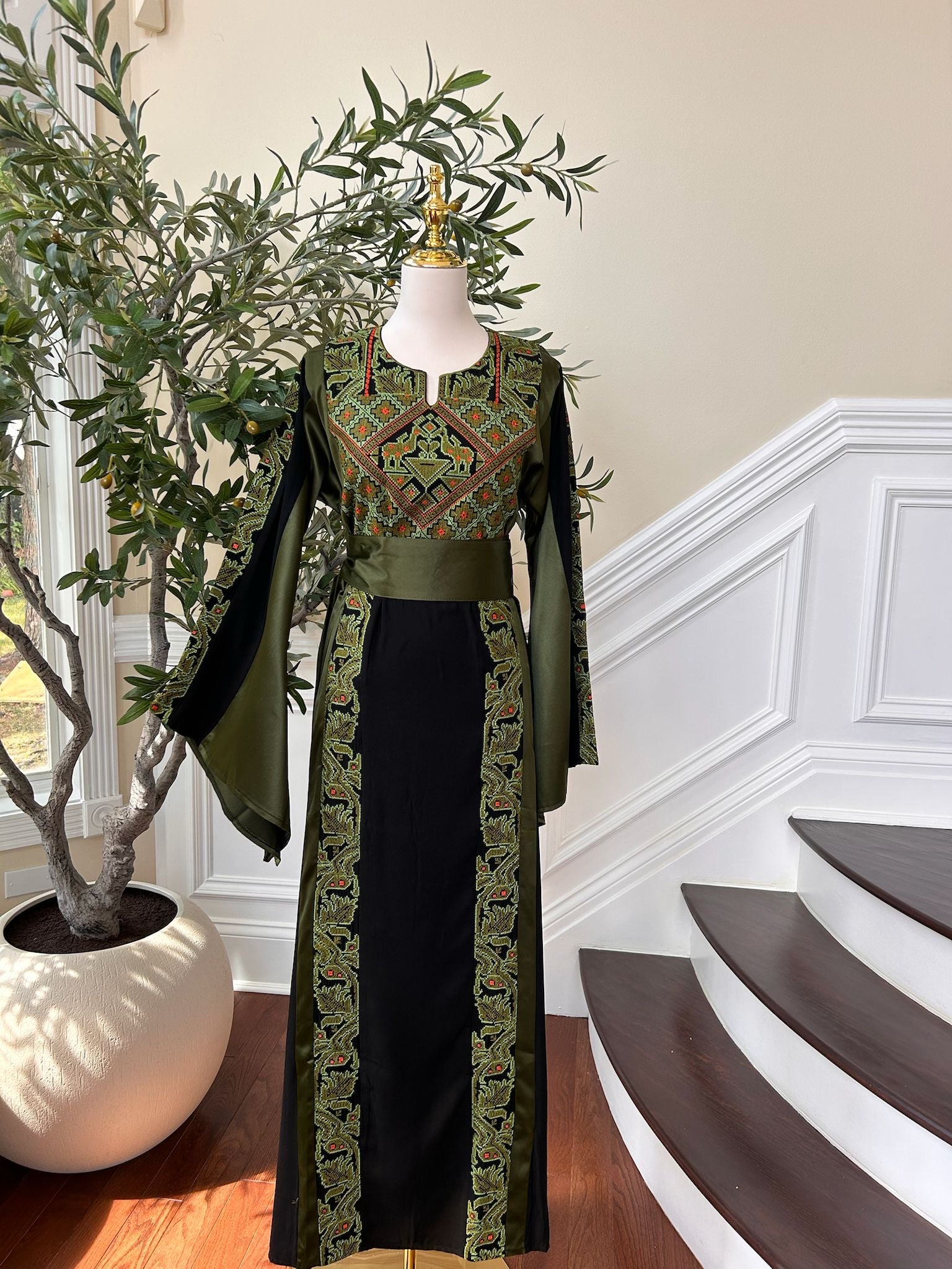 Black Embroidery Tatreez Green Thobe