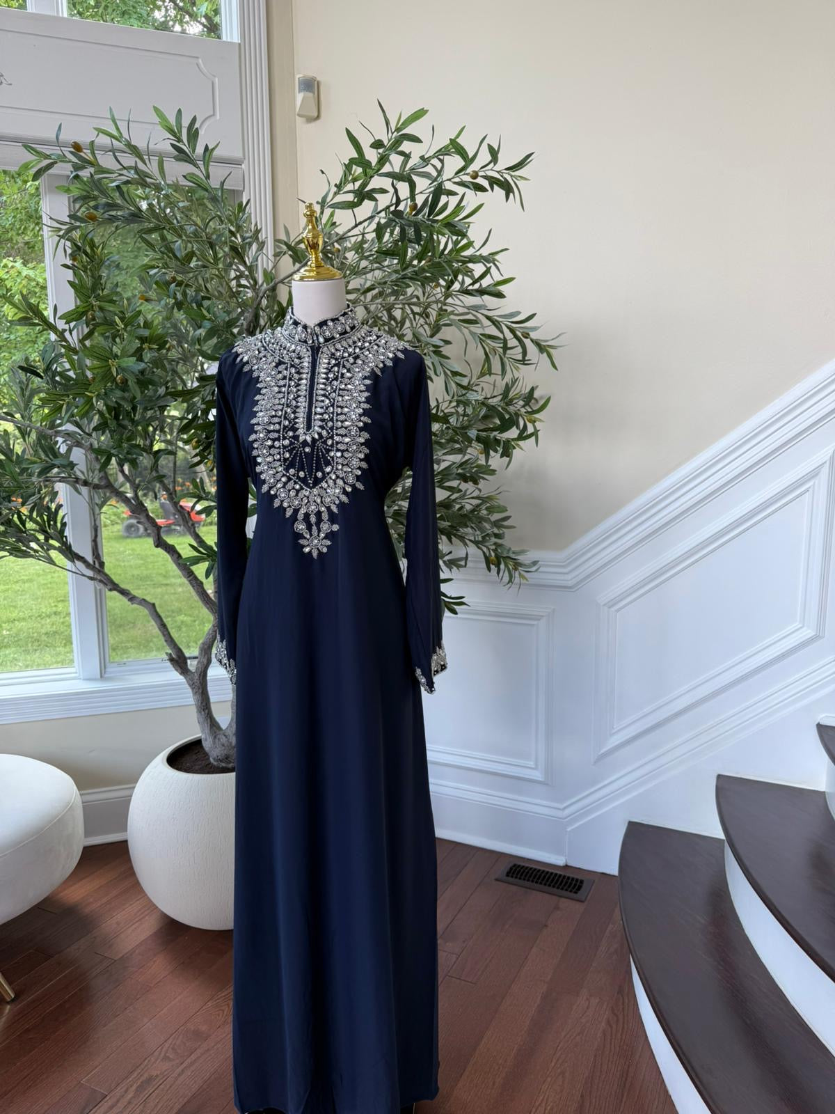 Midnight Majesty – Navy High-Neck Kaftan with Crystal Embellishment