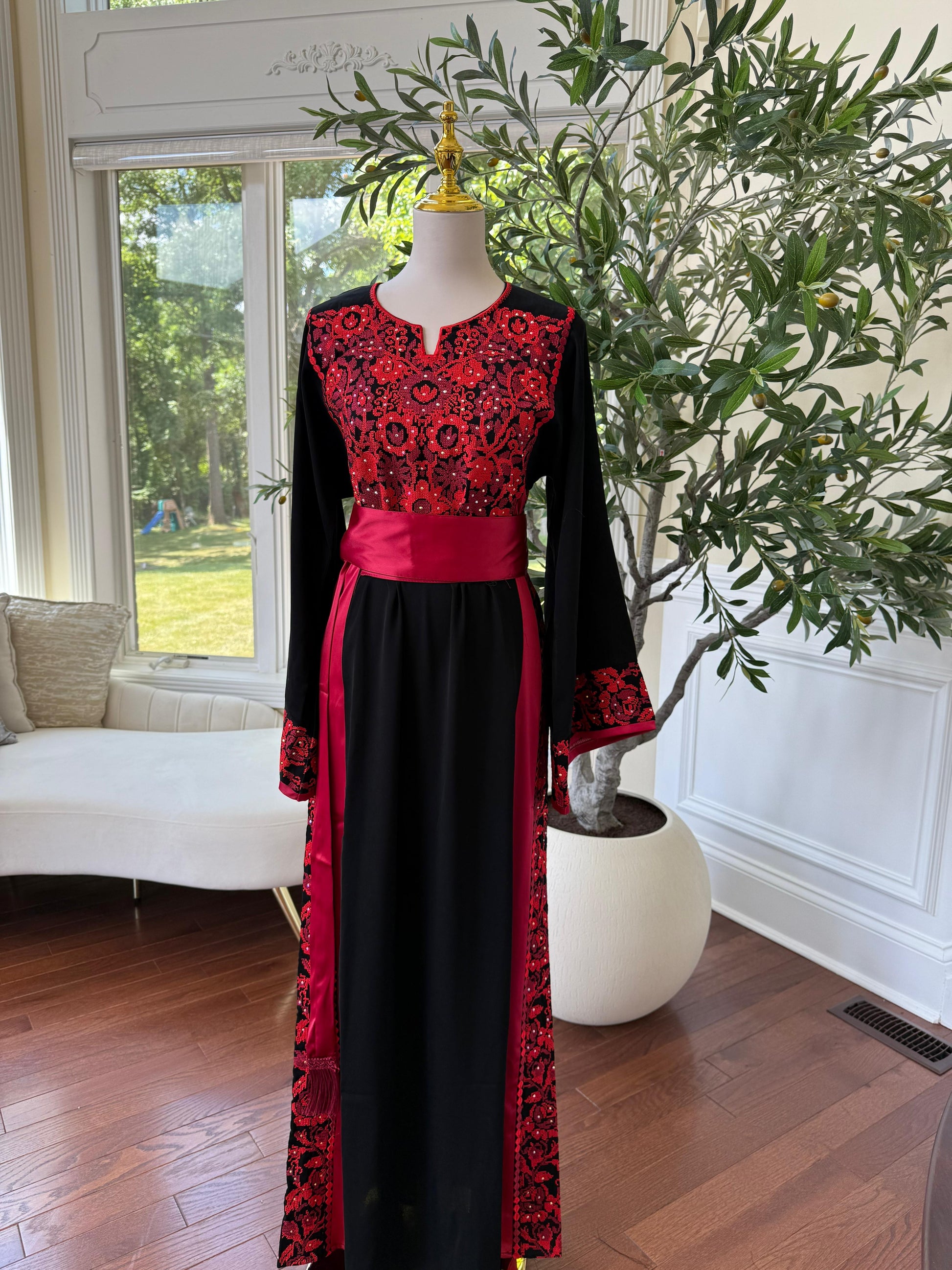 Red Tatreez Embroidery Thobe