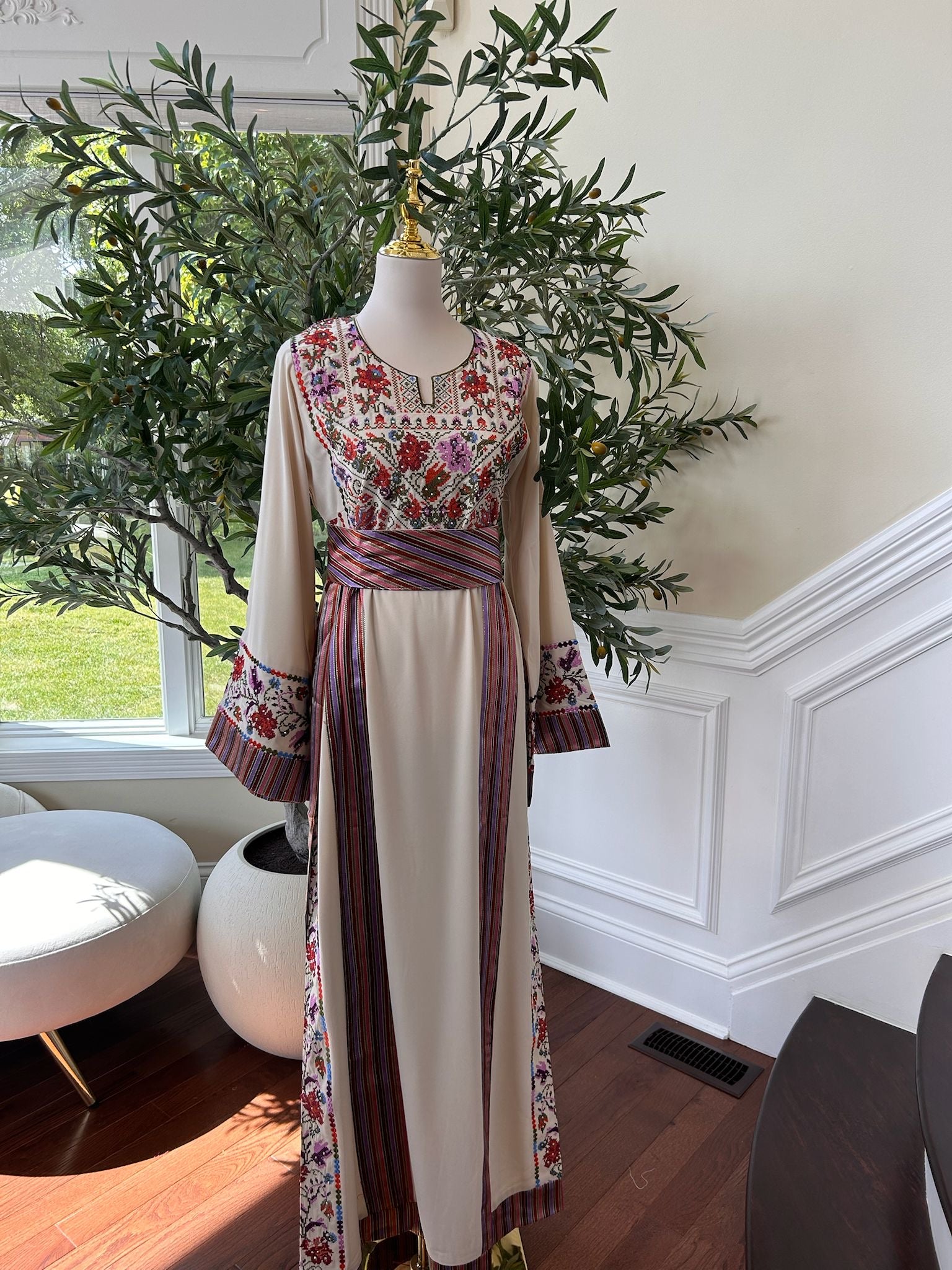 Cream Floral Embroidery Tatreez Thobe
