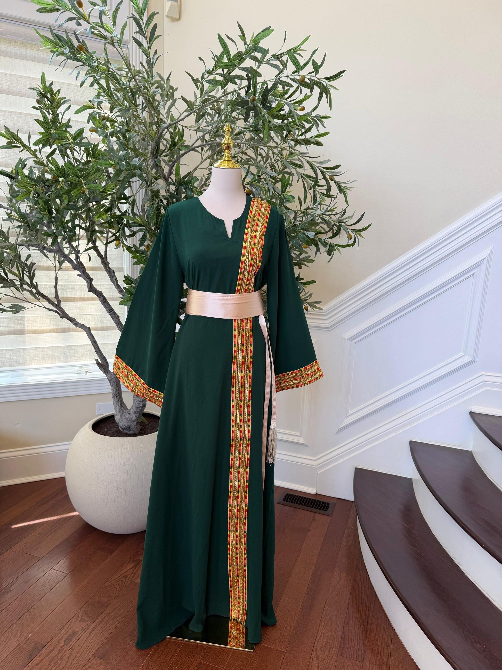 Green Embroidery Sabal Kharaz Thobe