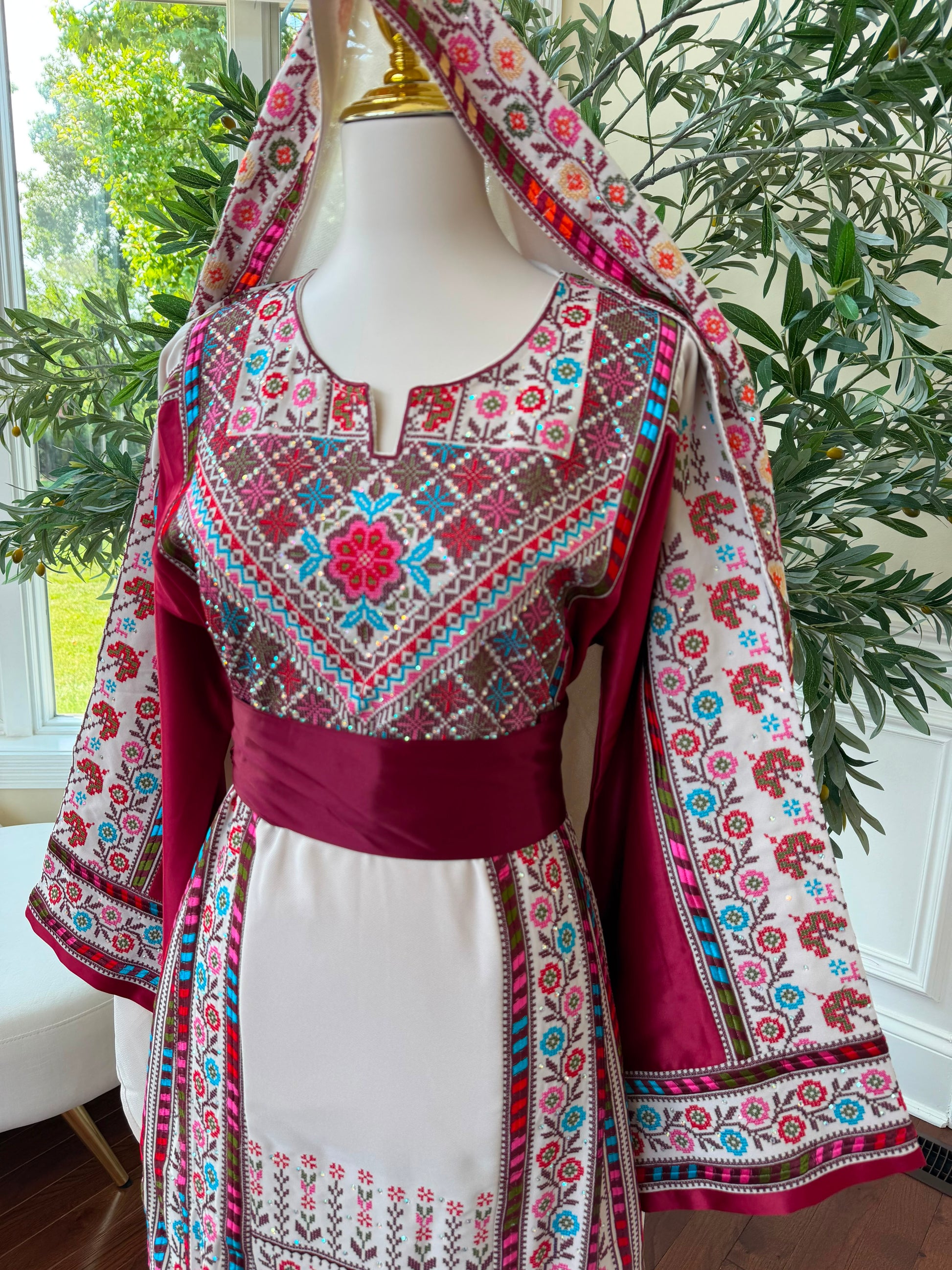 Cream Embroidery Tatreez Thobe