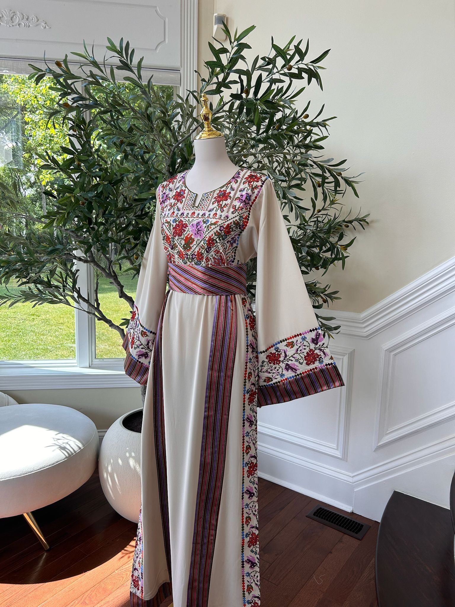 Cream Floral Embroidery Tatreez Thobe