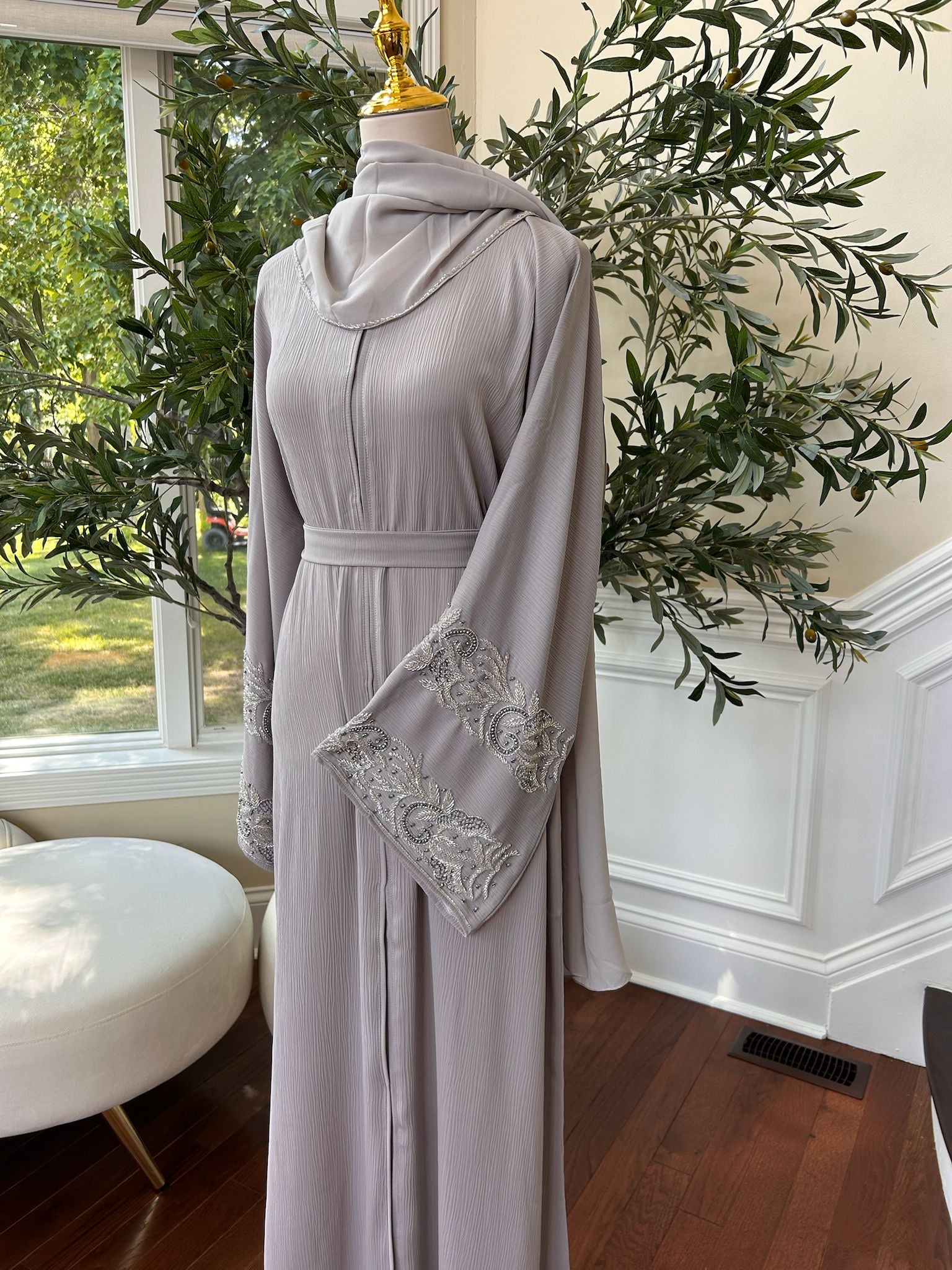 Grey Charming Design Abaya