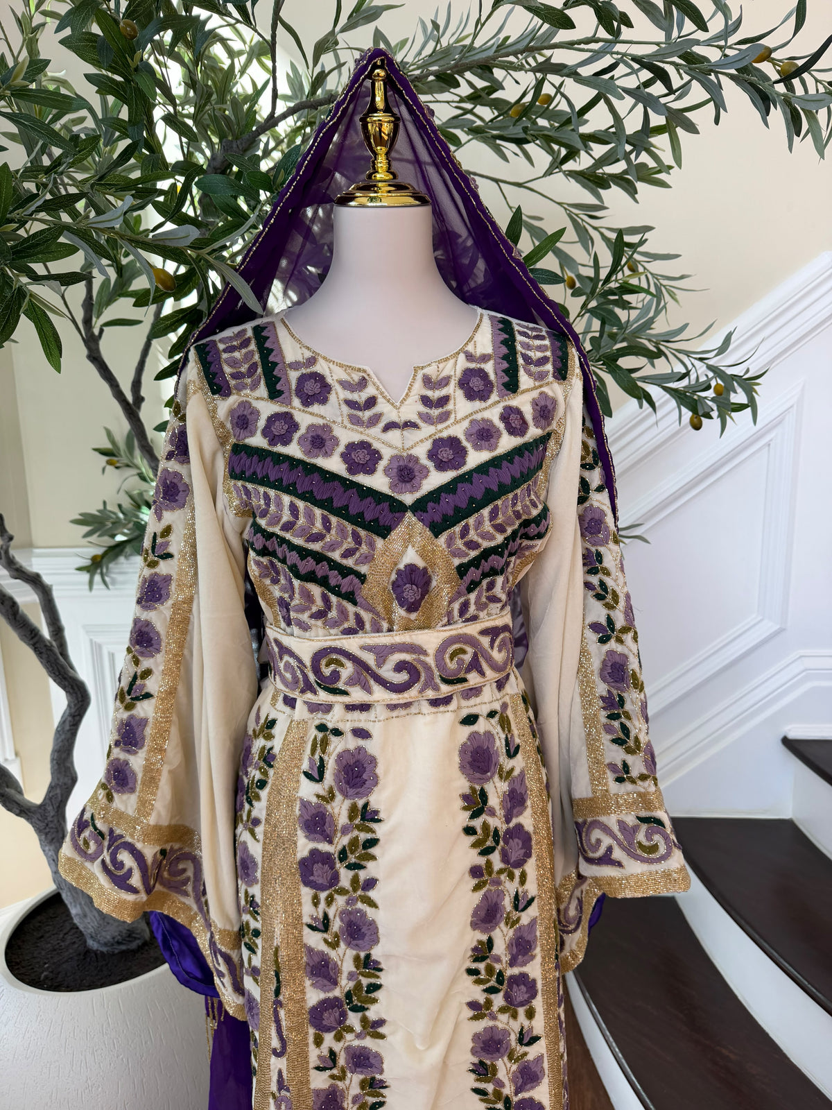 Cream makmal thobe with purple flowers (scarf not included)
