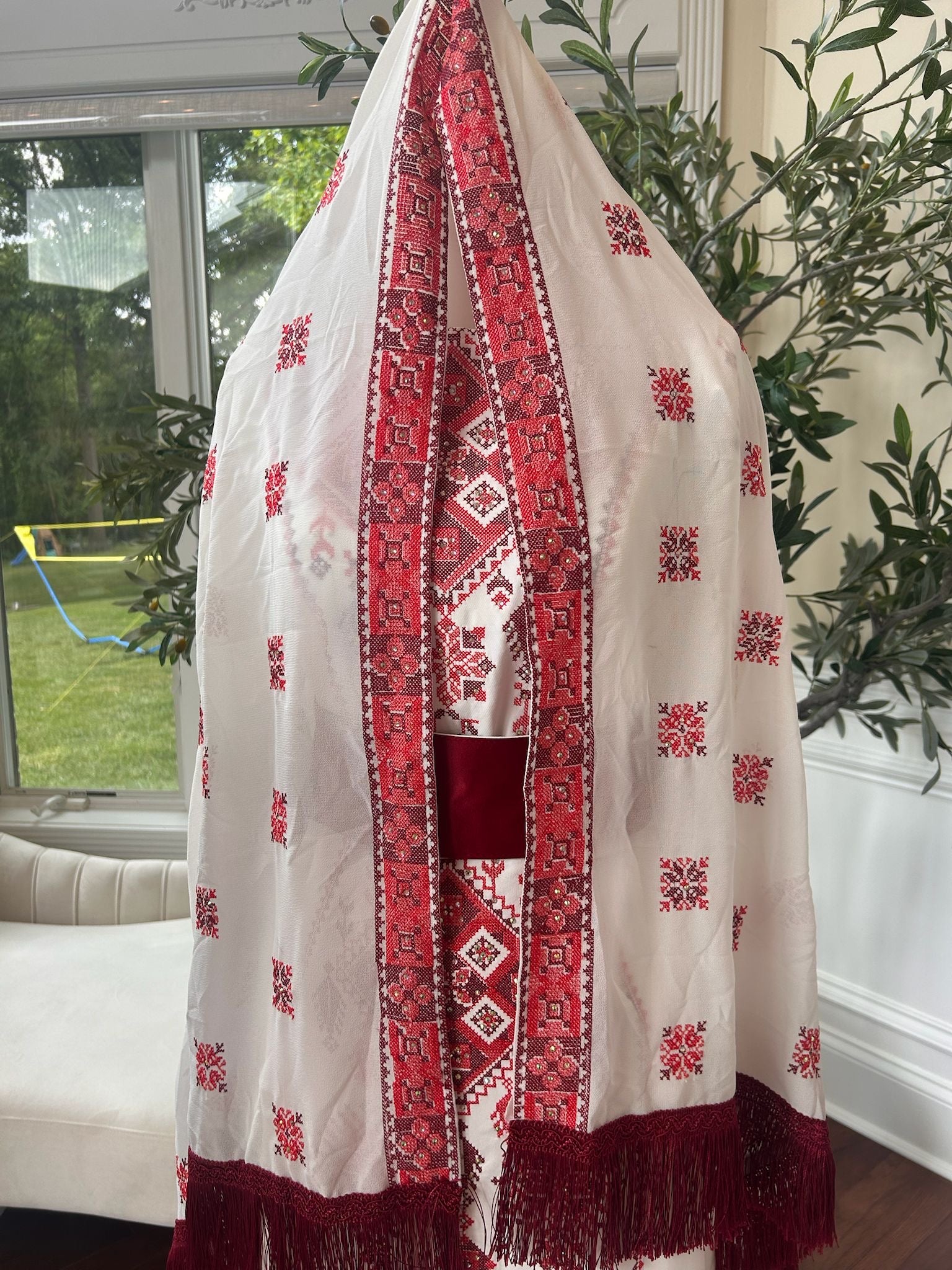 Red Tatreez White Khirka Shal Mandil