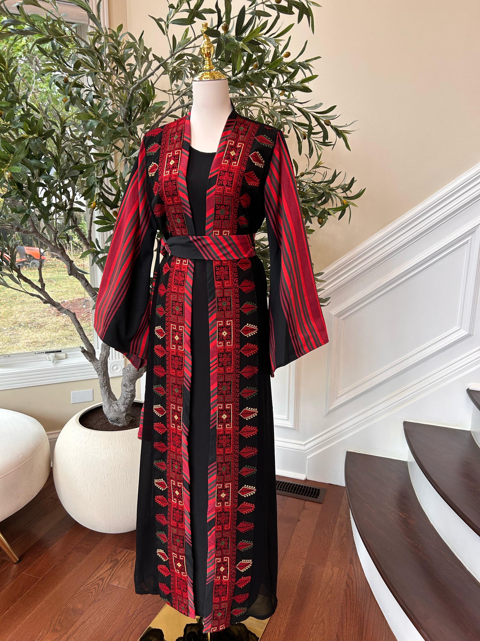 Black Two Piece Tatreez Traditional Majdalawi Thobe