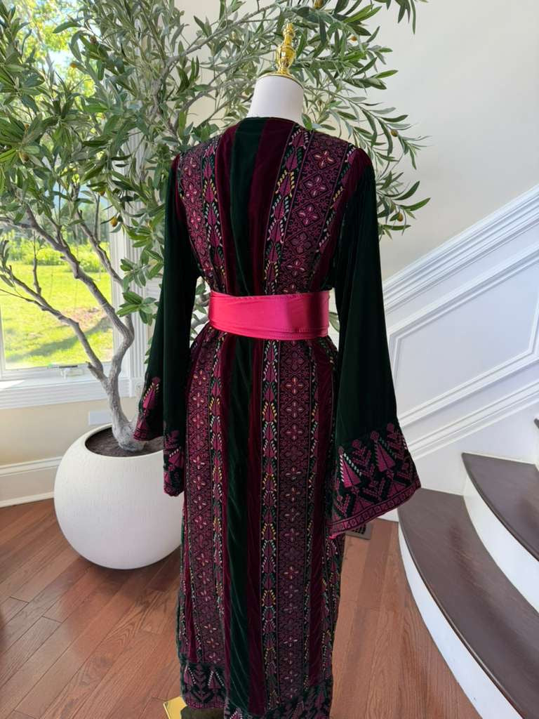 Velvet Green Embroidery Tatreez Thobe