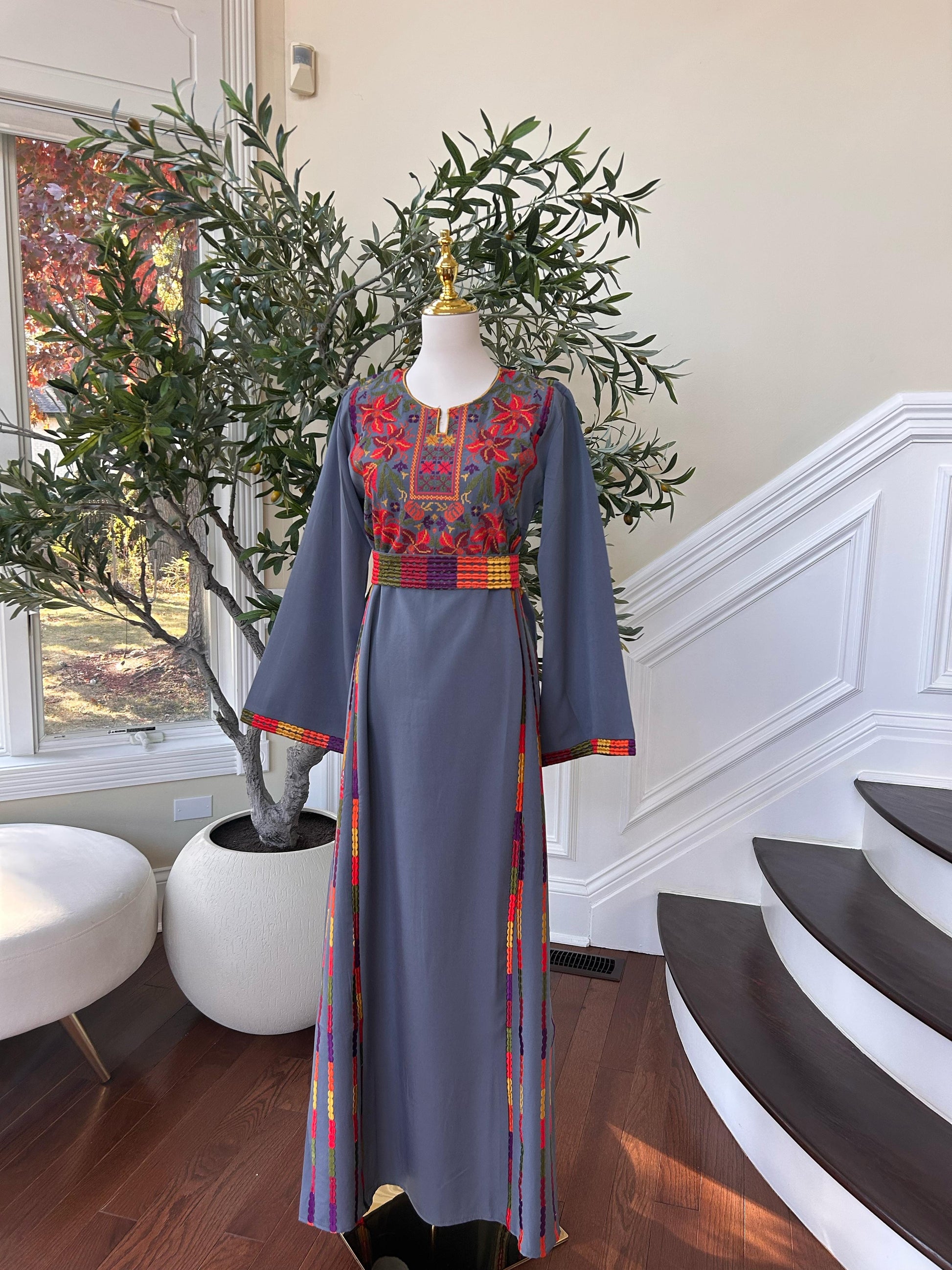 Grey Embroidery Tatreez Thobe